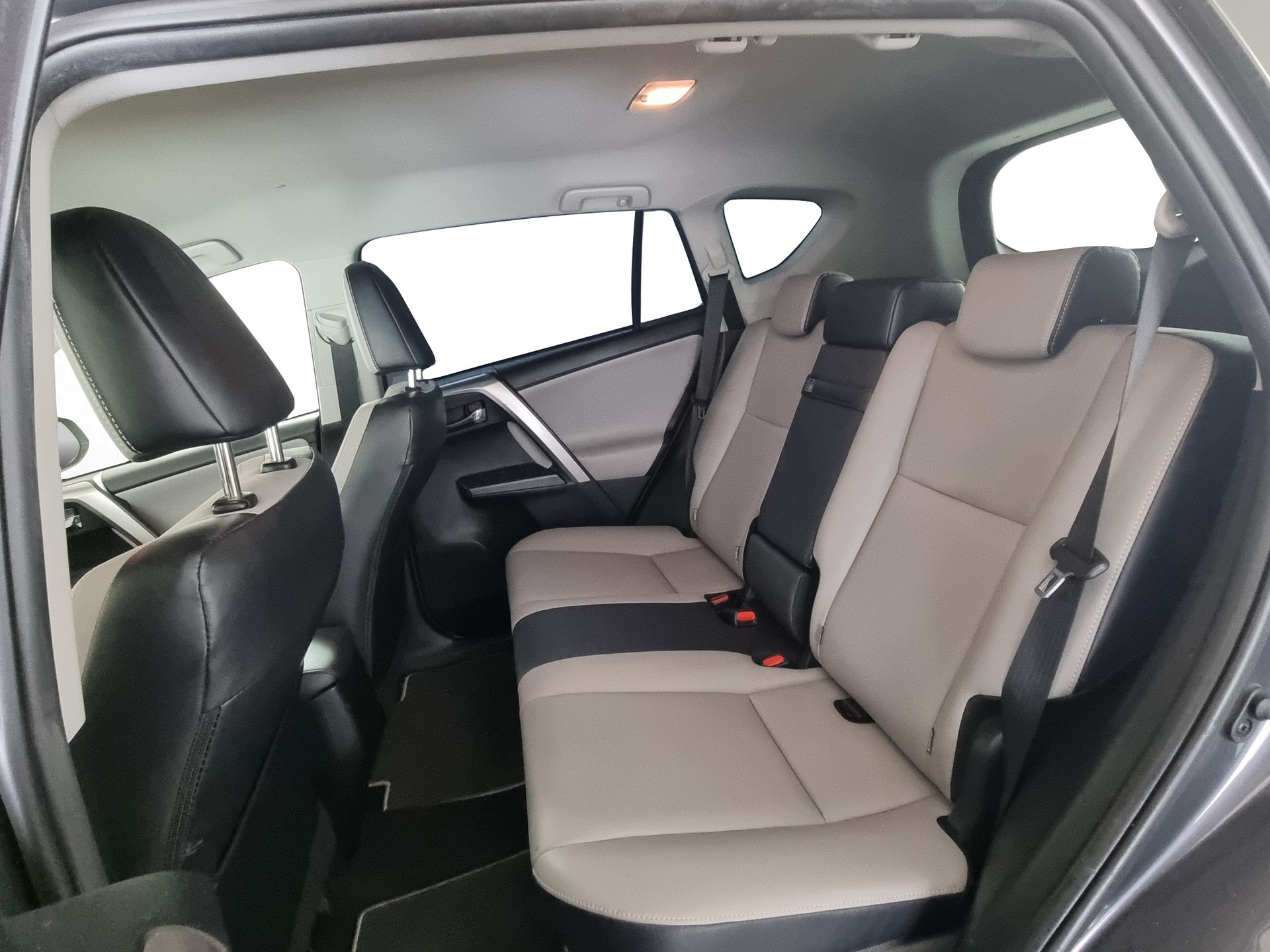 TOYOTA RAV-4 2.5 HSD Comfort-image-6