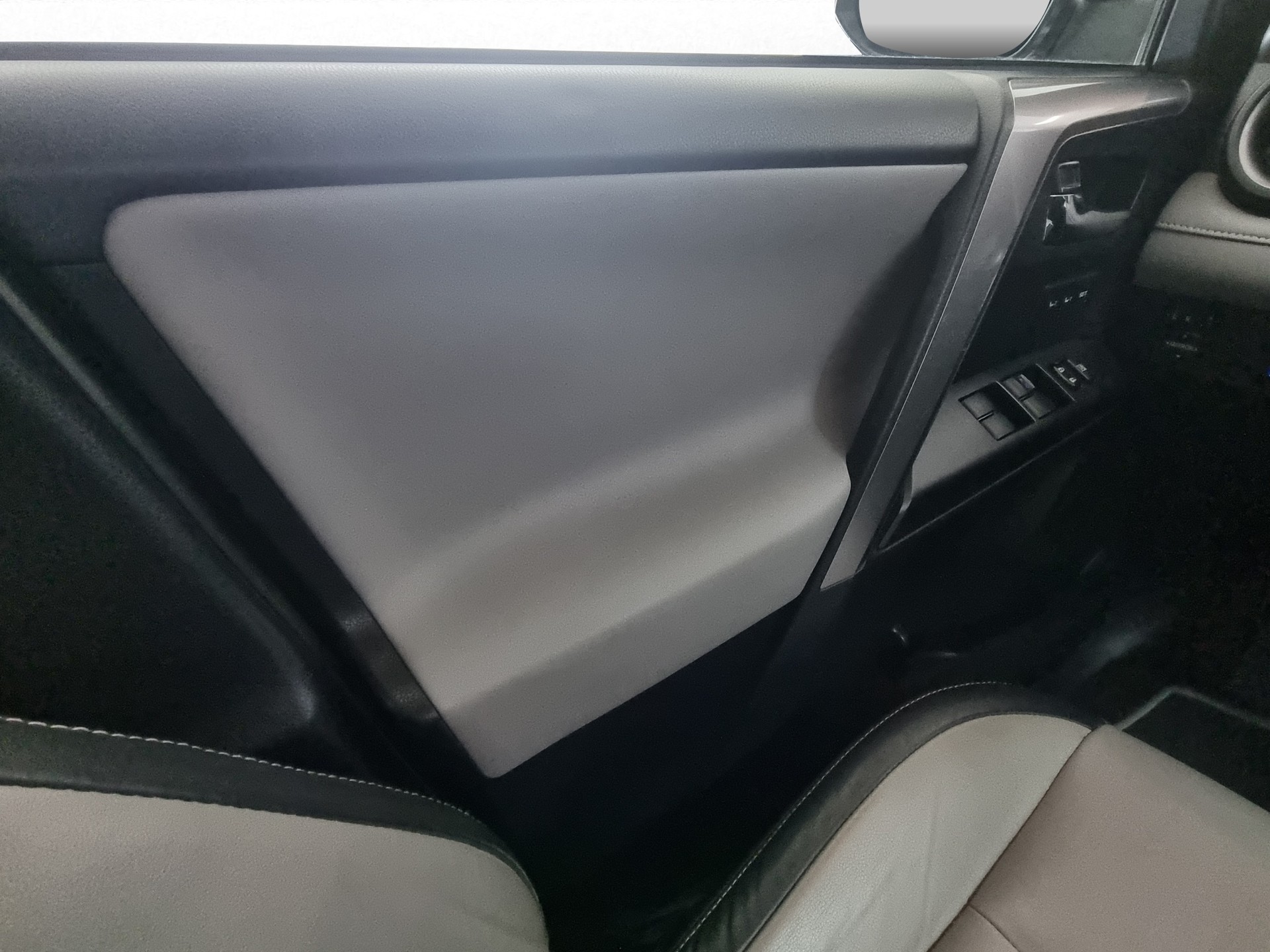TOYOTA RAV-4 2.5 HSD Comfort-image-11