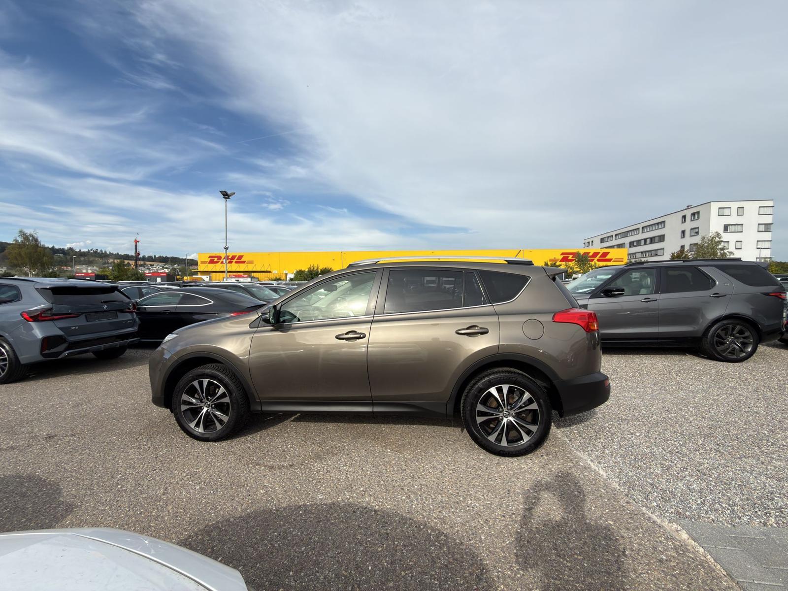 TOYOTA RAV4 2.2 D-4D 150 Style-image-6