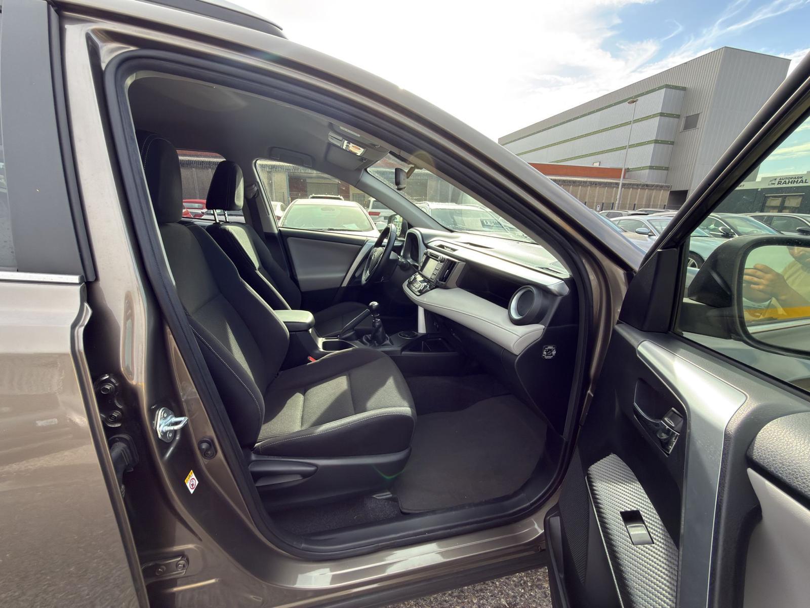 TOYOTA RAV4 2.2 D-4D 150 Style-image-10