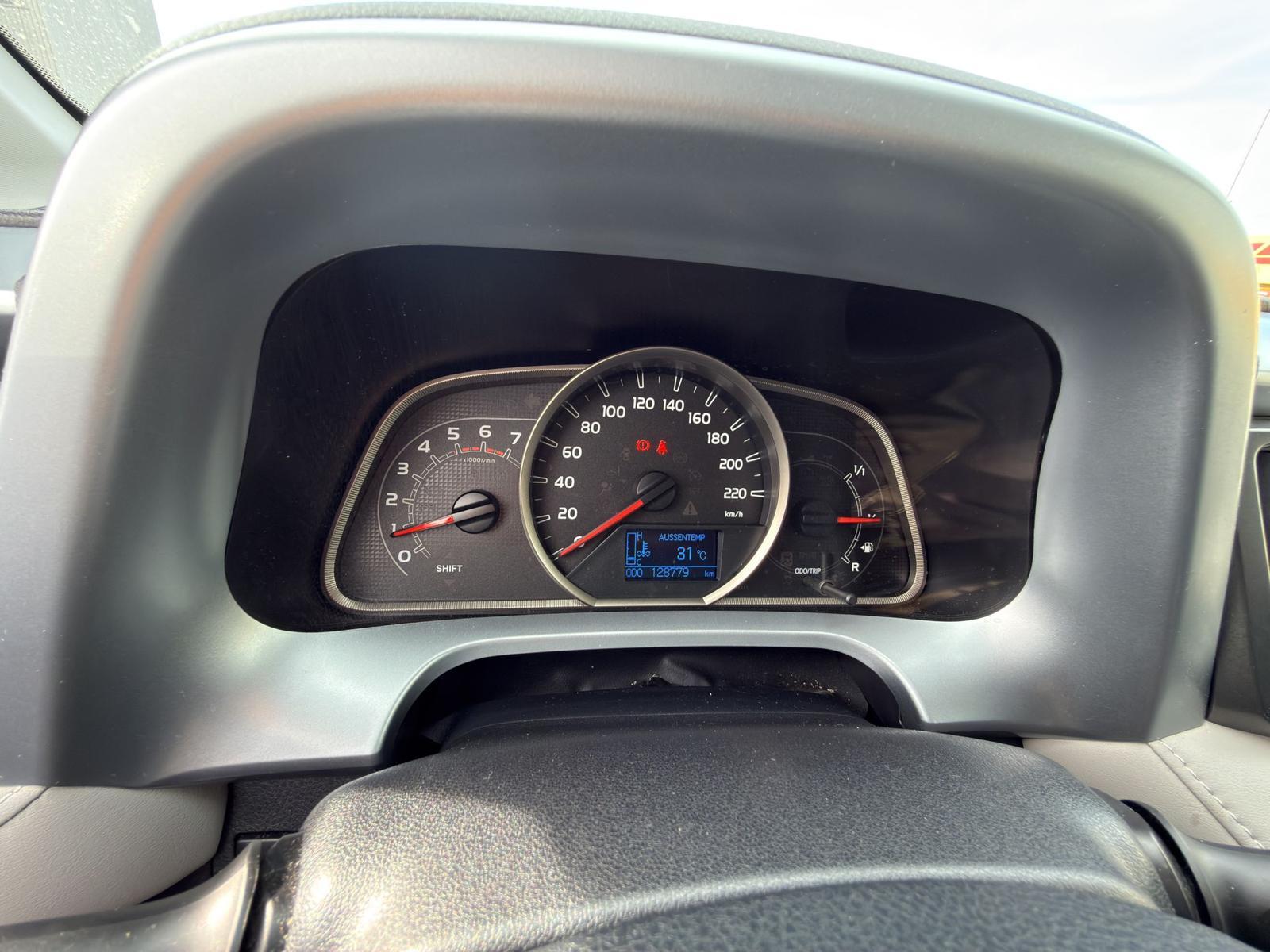 TOYOTA RAV4 2.2 D-4D 150 Style-image-16