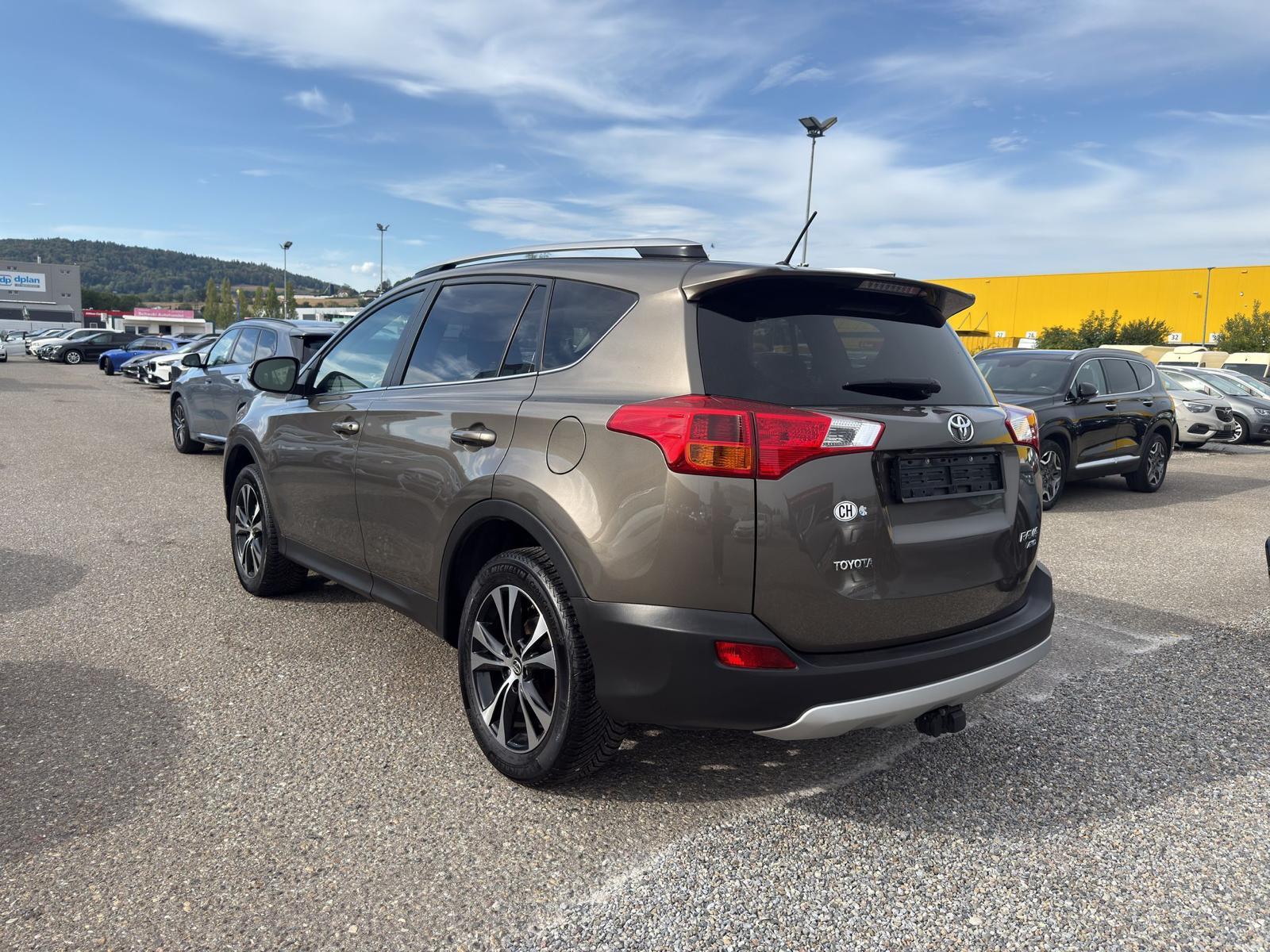 TOYOTA RAV4 2.2 D-4D 150 Style-image-3
