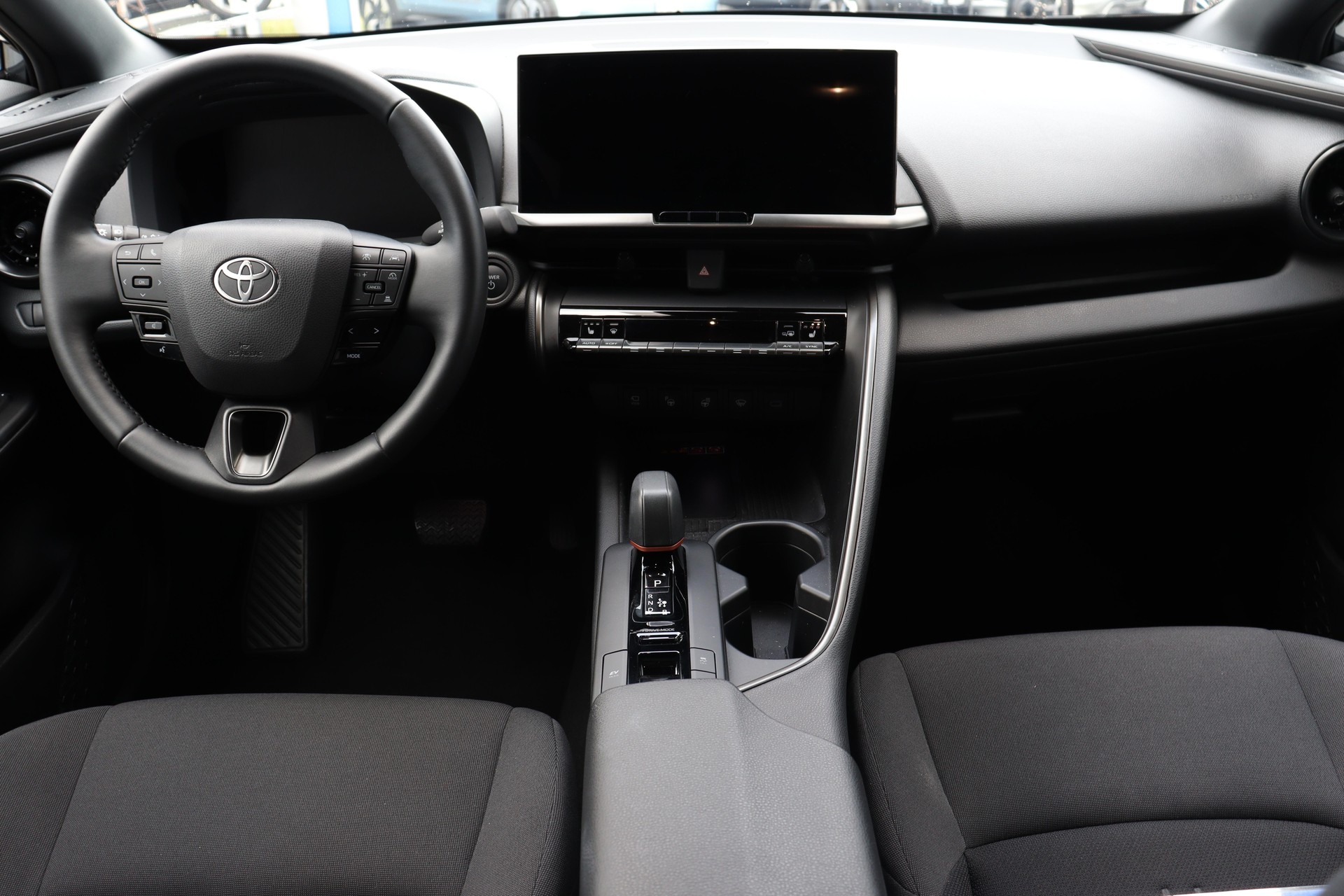 TOYOTA C-HR 2.0 HEV Trend 4x4-image-8