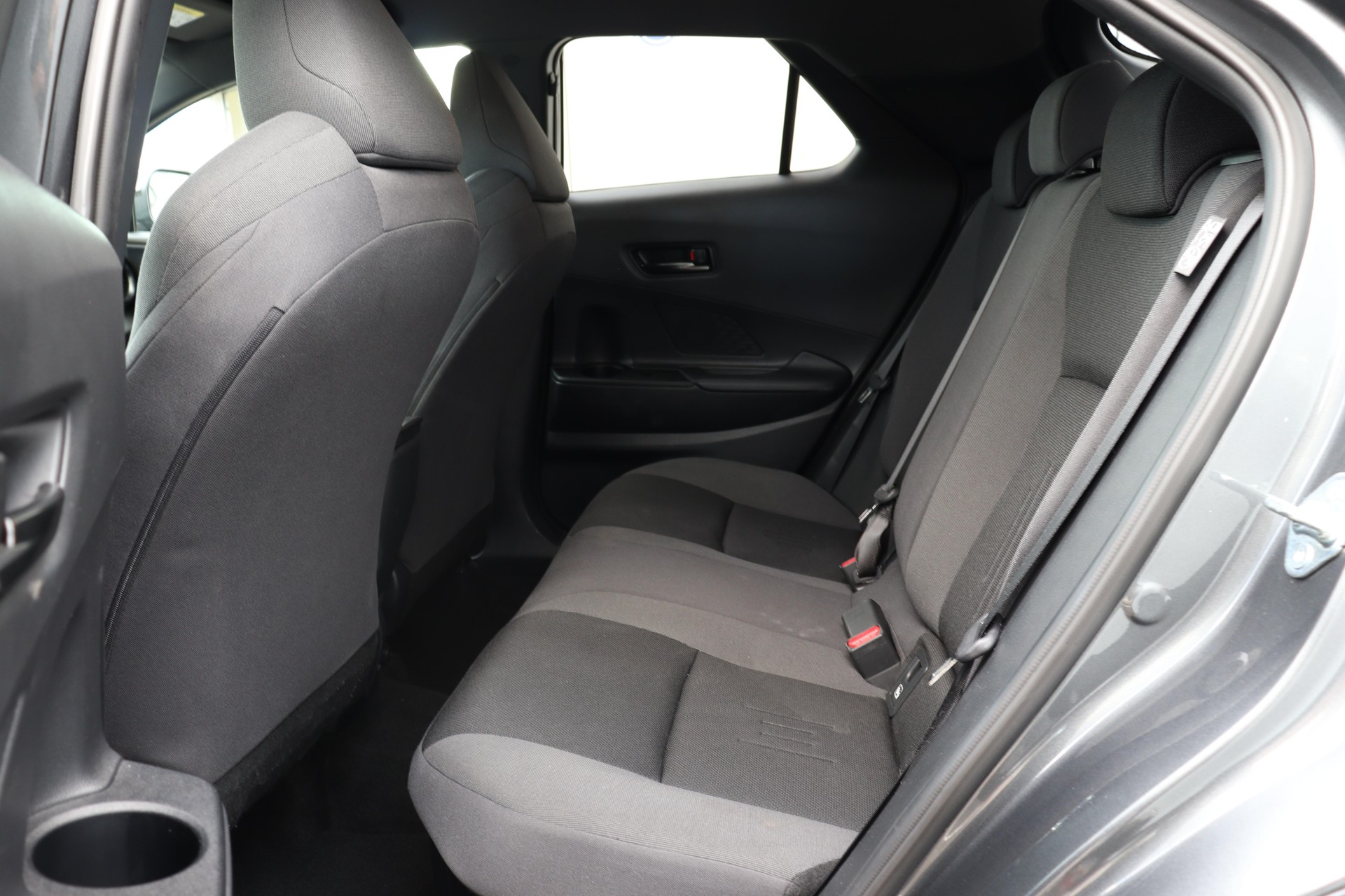 TOYOTA C-HR 2.0 HEV Trend 4x4-image-5