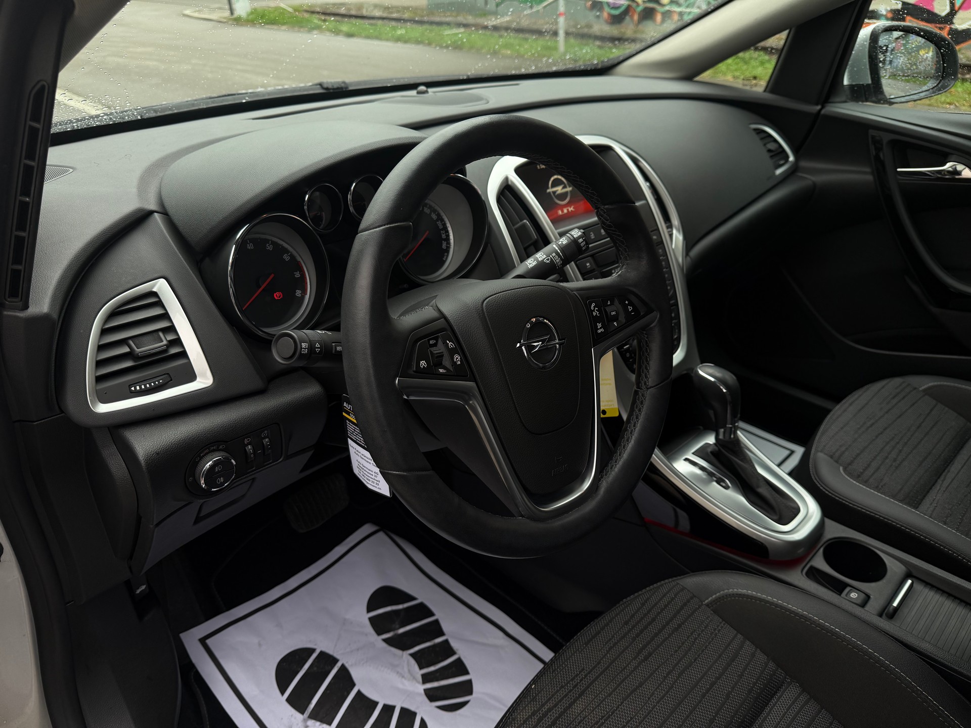 OPEL Astra 1.4i 16V Turbo Automatic-image-10