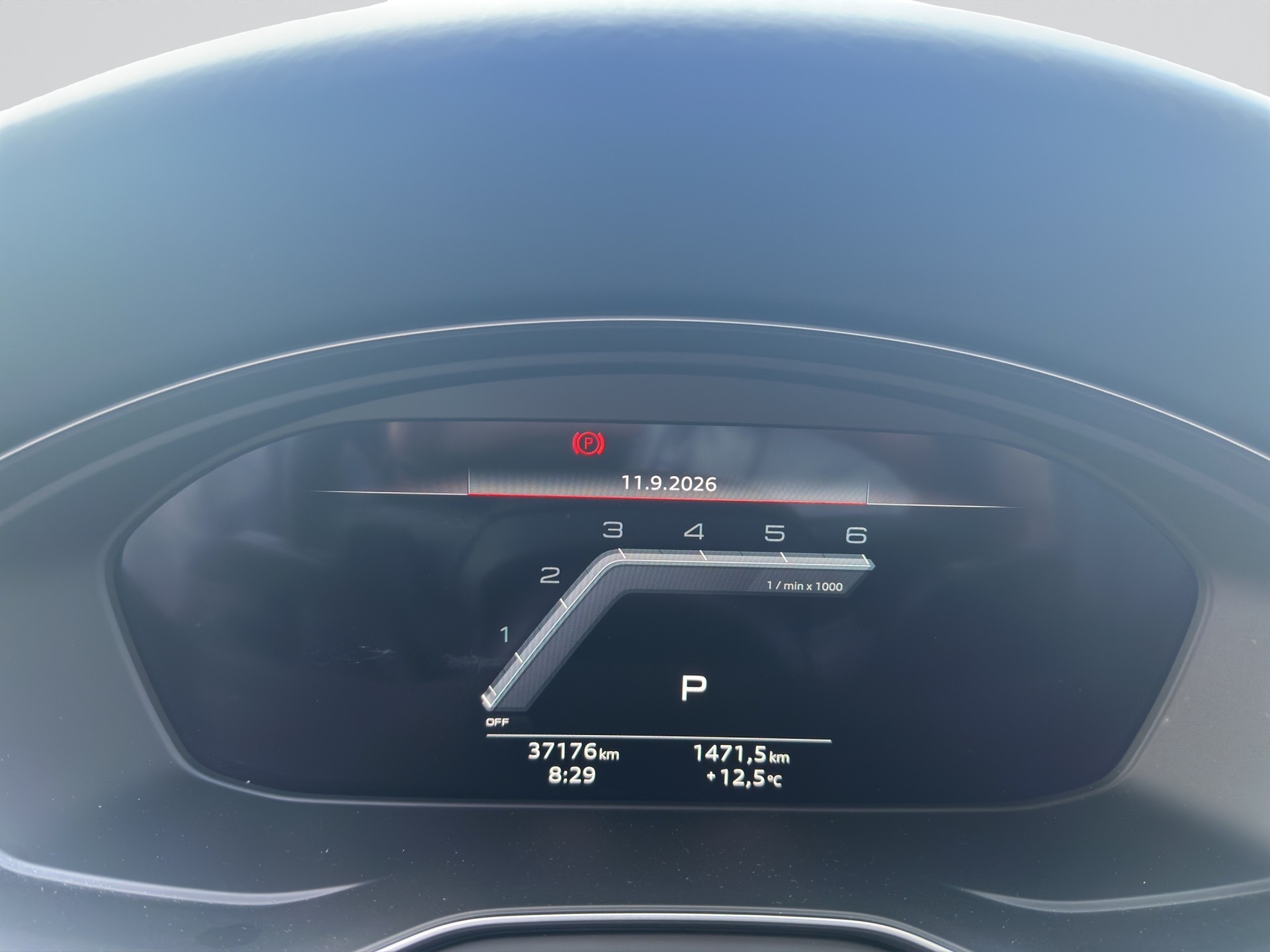 AUDI A4 Avant 40 TDI S-Line S-tronic-image-10