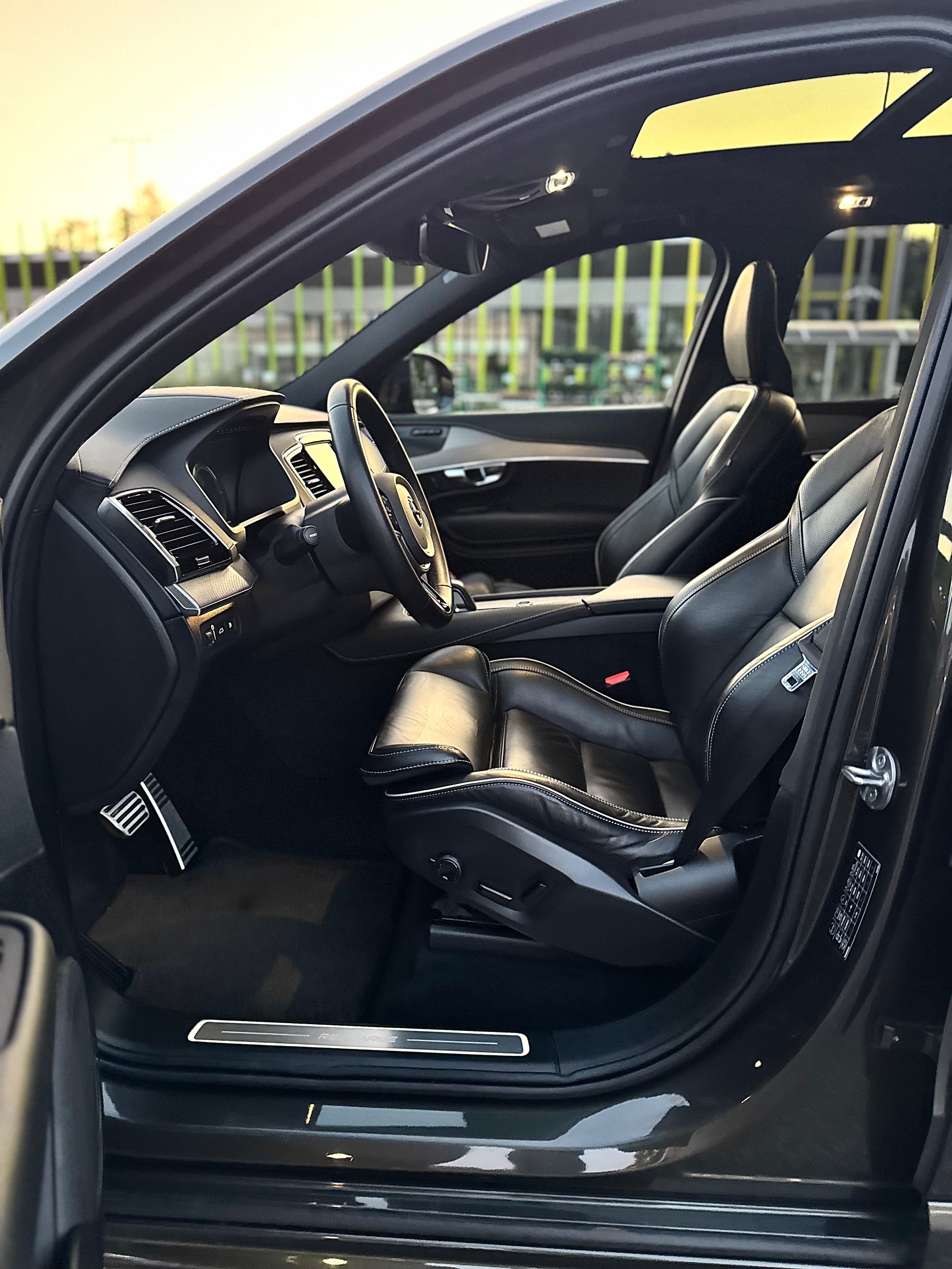 VOLVO 2.0 T8 TE R-Design 7P. eAWD-image-6