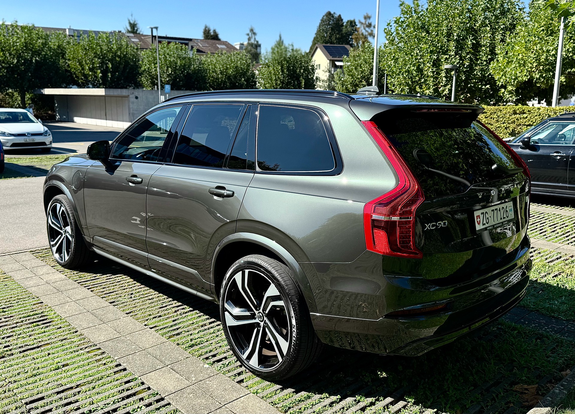 VOLVO 2.0 T8 TE R-Design 7P. eAWD-image-2