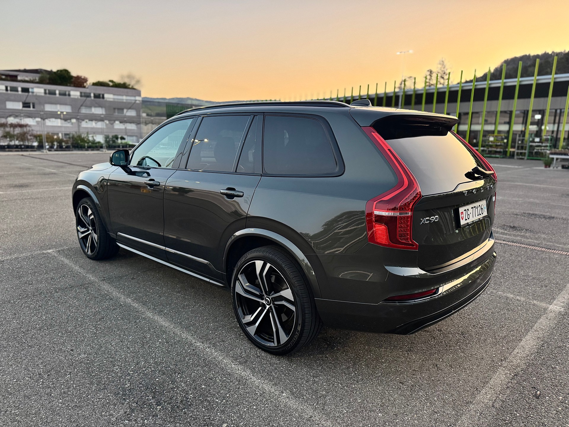 VOLVO 2.0 T8 TE R-Design 7P. eAWD-image-4