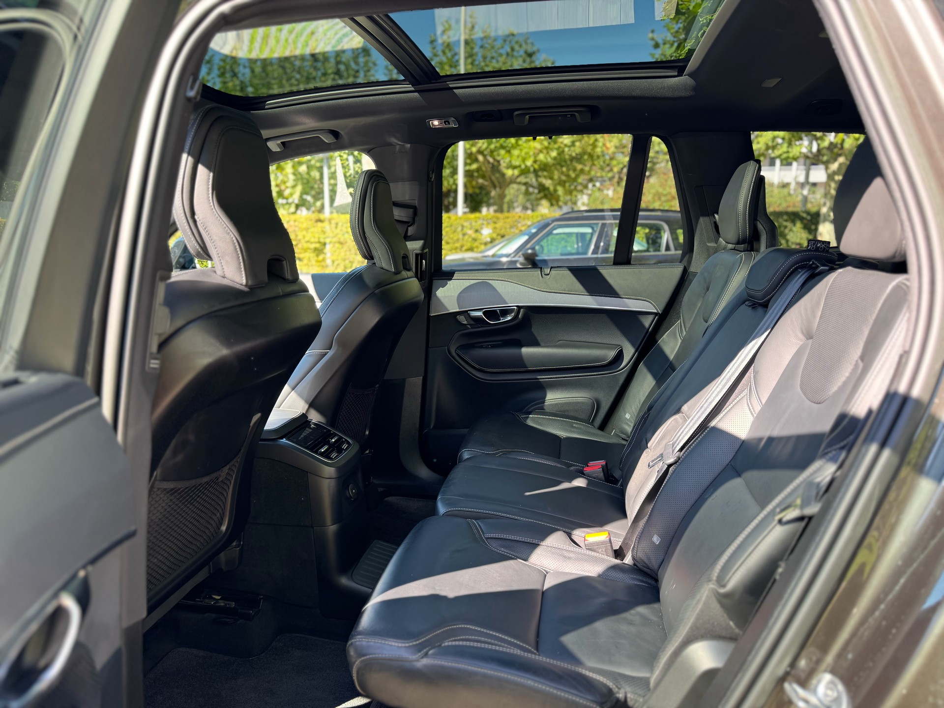 VOLVO 2.0 T8 TE R-Design 7P. eAWD-image-5