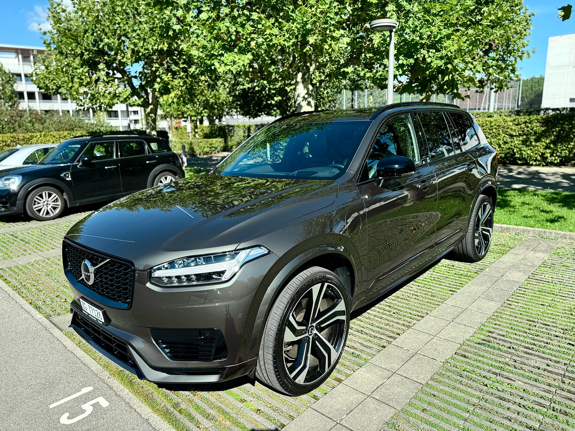 VOLVO 2.0 T8 TE R-Design 7P. eAWD-image-1