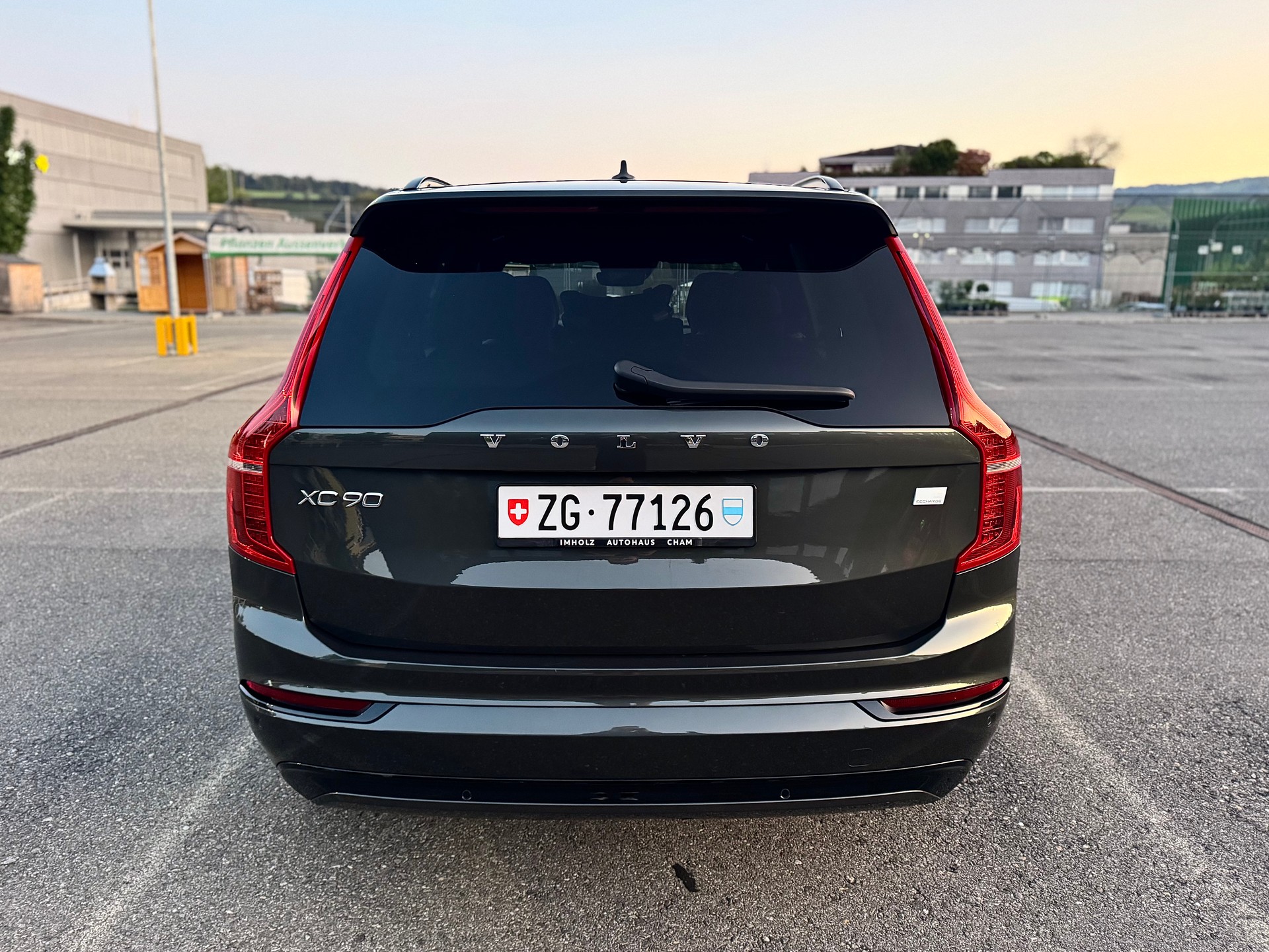 VOLVO 2.0 T8 TE R-Design 7P. eAWD-image-3
