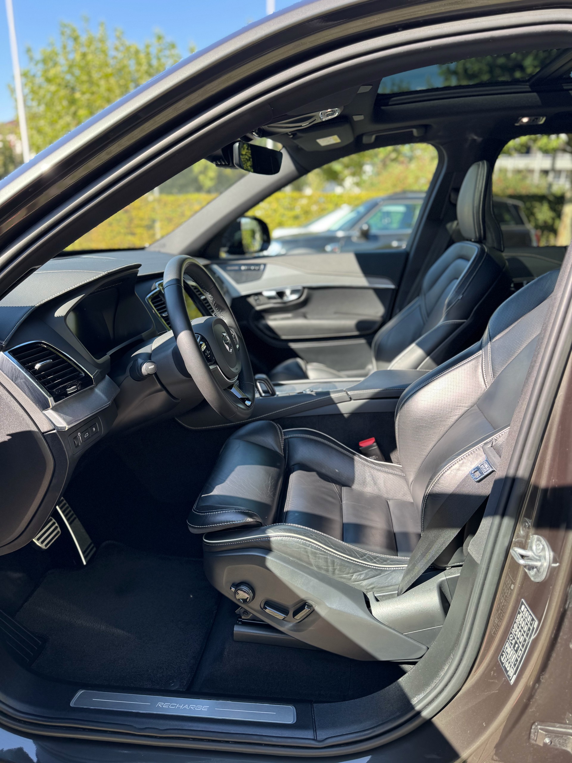 VOLVO 2.0 T8 TE R-Design 7P. eAWD-image-4