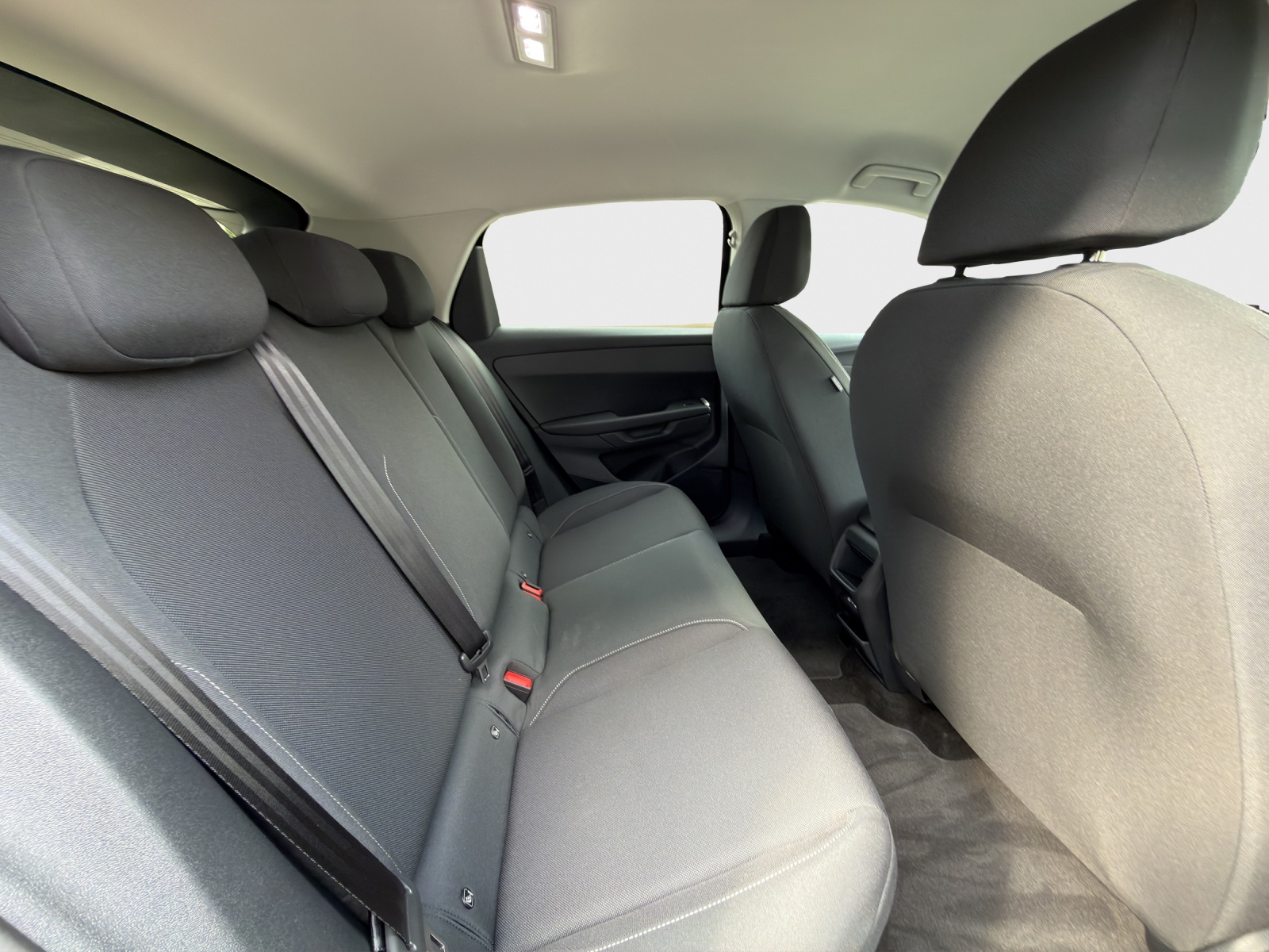 VW ID.Polo 52 kWh Life Edition One-image-11