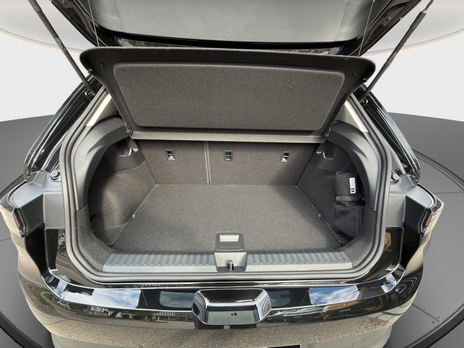 VW ID.Polo 52 kWh Life Edition One-image-12