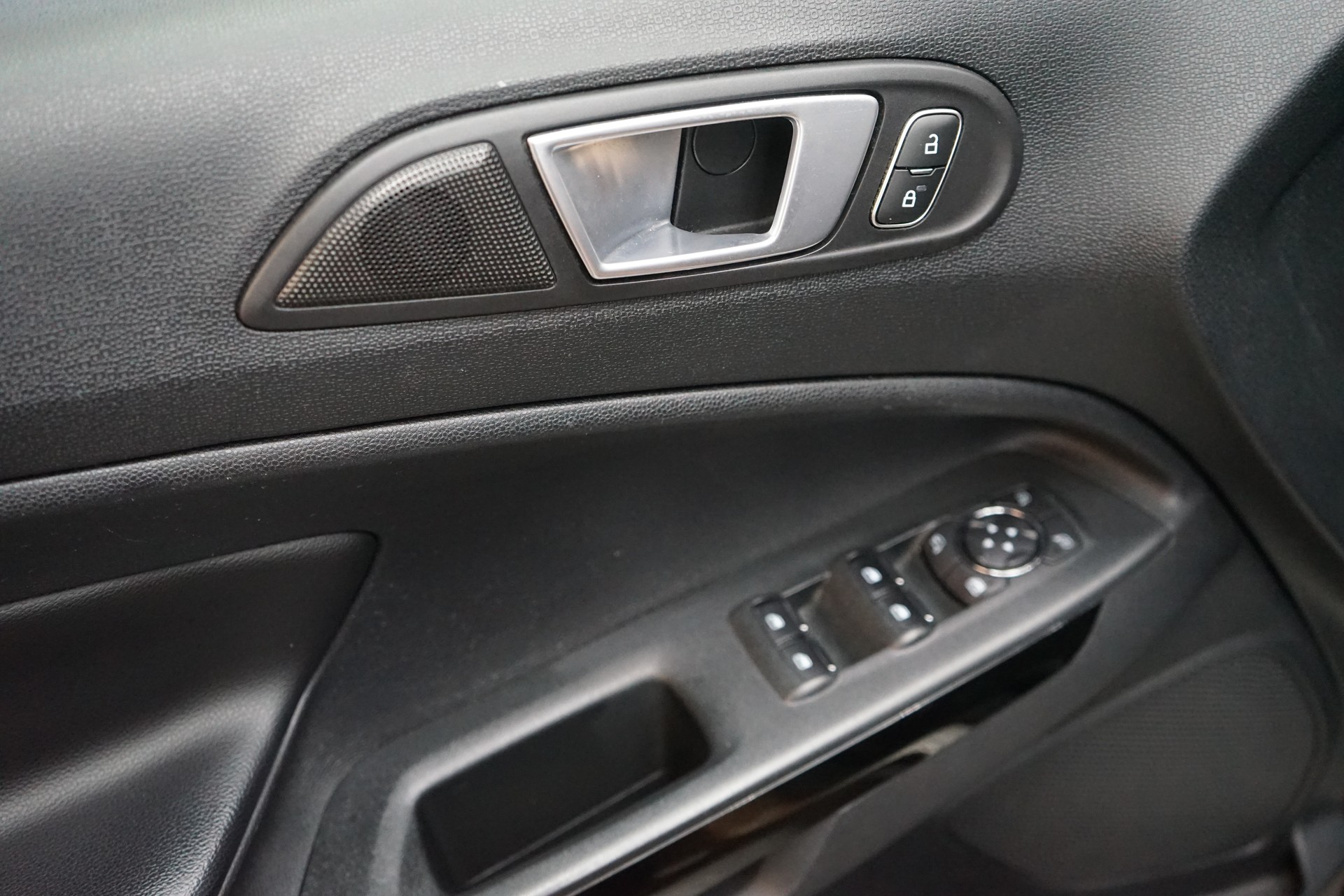 FORD EcoSport 1.0 SCTi Trend Automat-image-18