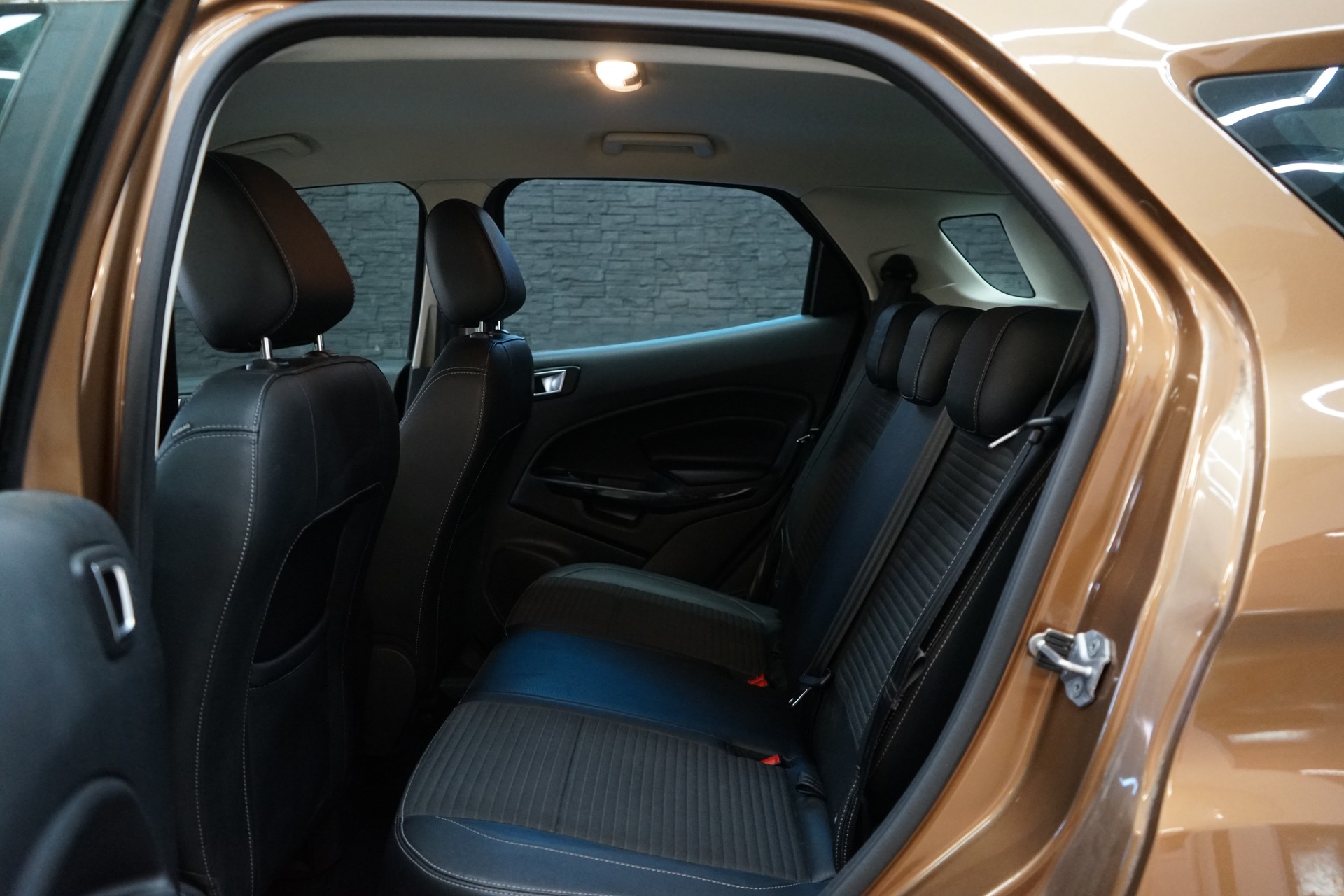 FORD EcoSport 1.0 SCTi Trend Automat-image-19