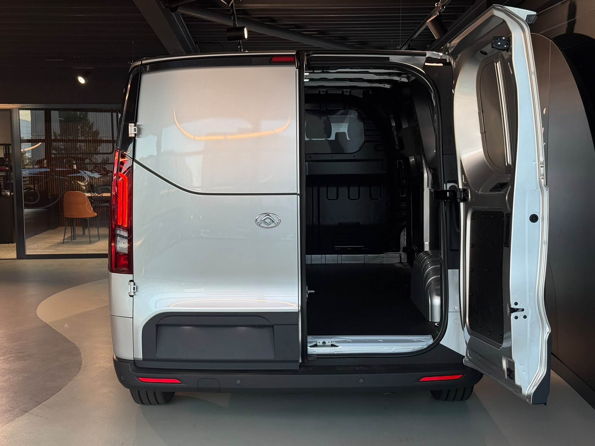 MAXUS Deliver 7 2.0D L2-image-6