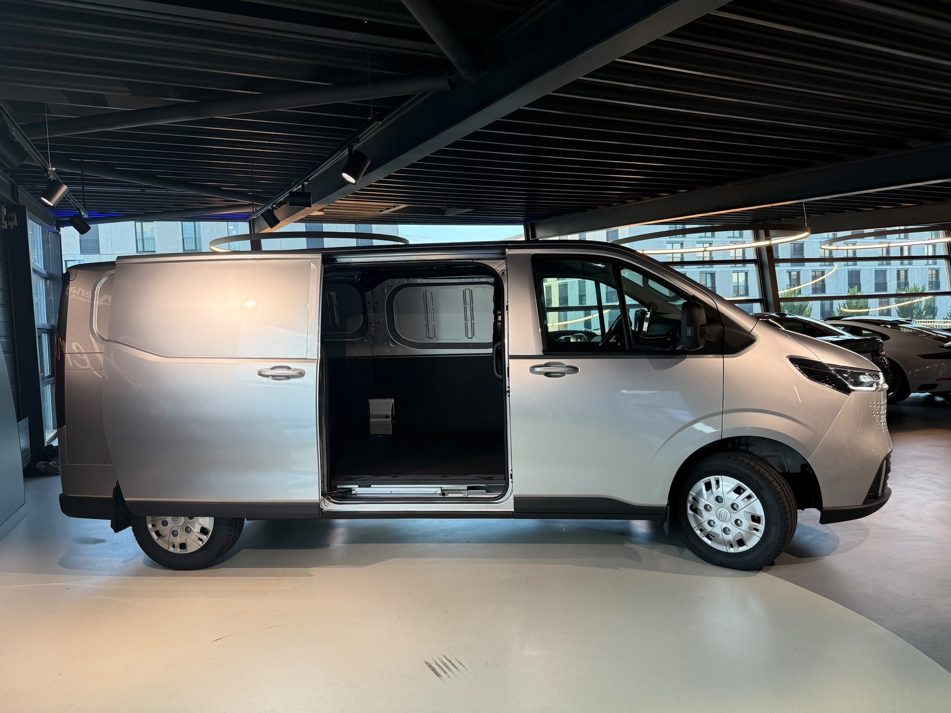 MAXUS Deliver 7 2.0D L2-image-8