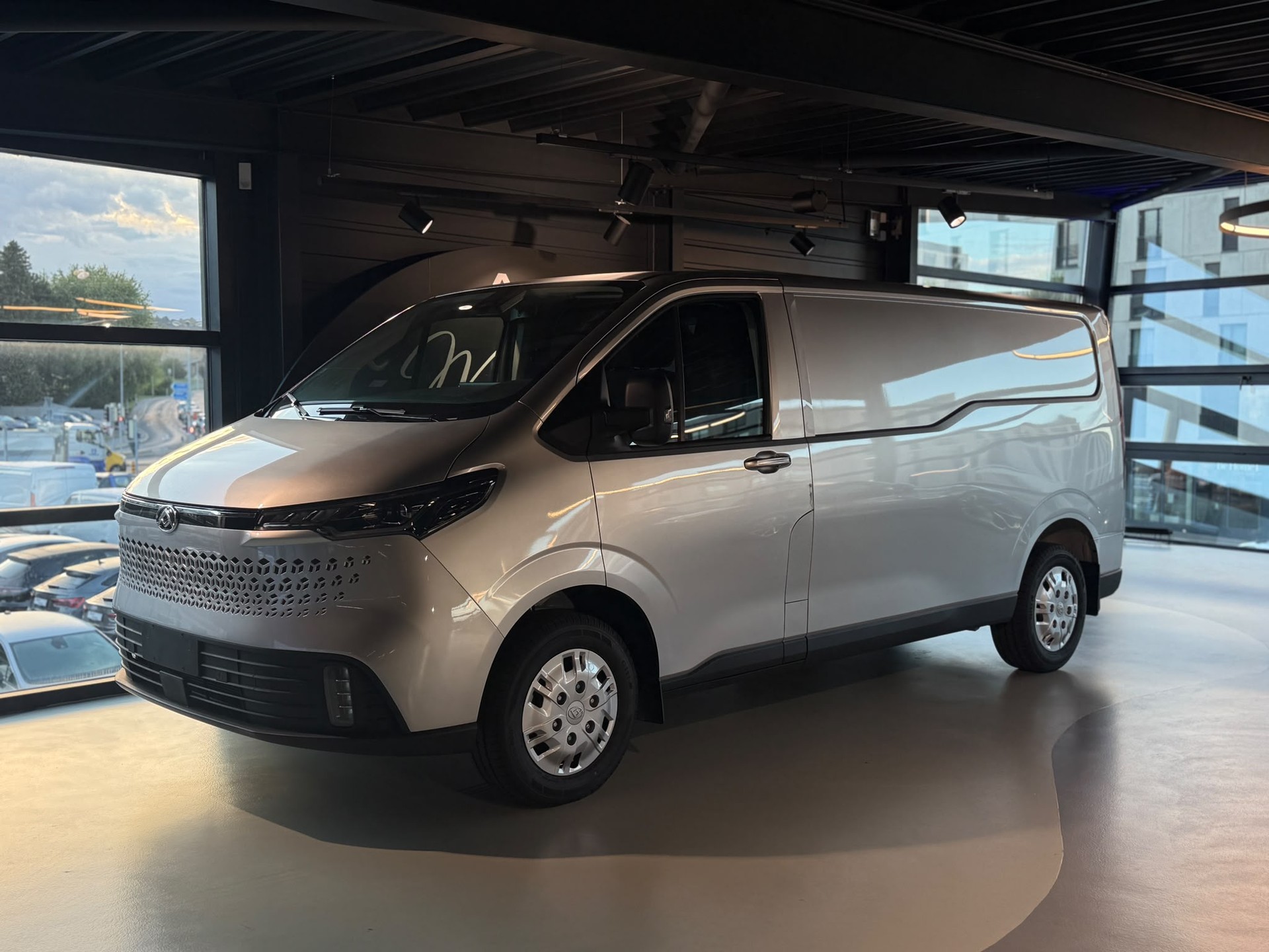 MAXUS Deliver 7 2.0D L2-image-2