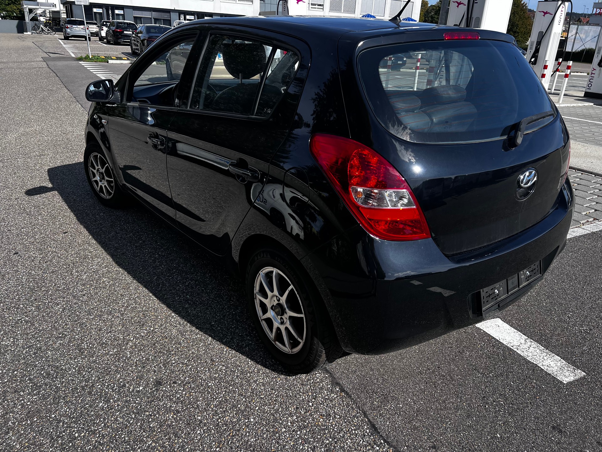 HYUNDAI i20 1.6 Premium-image-5