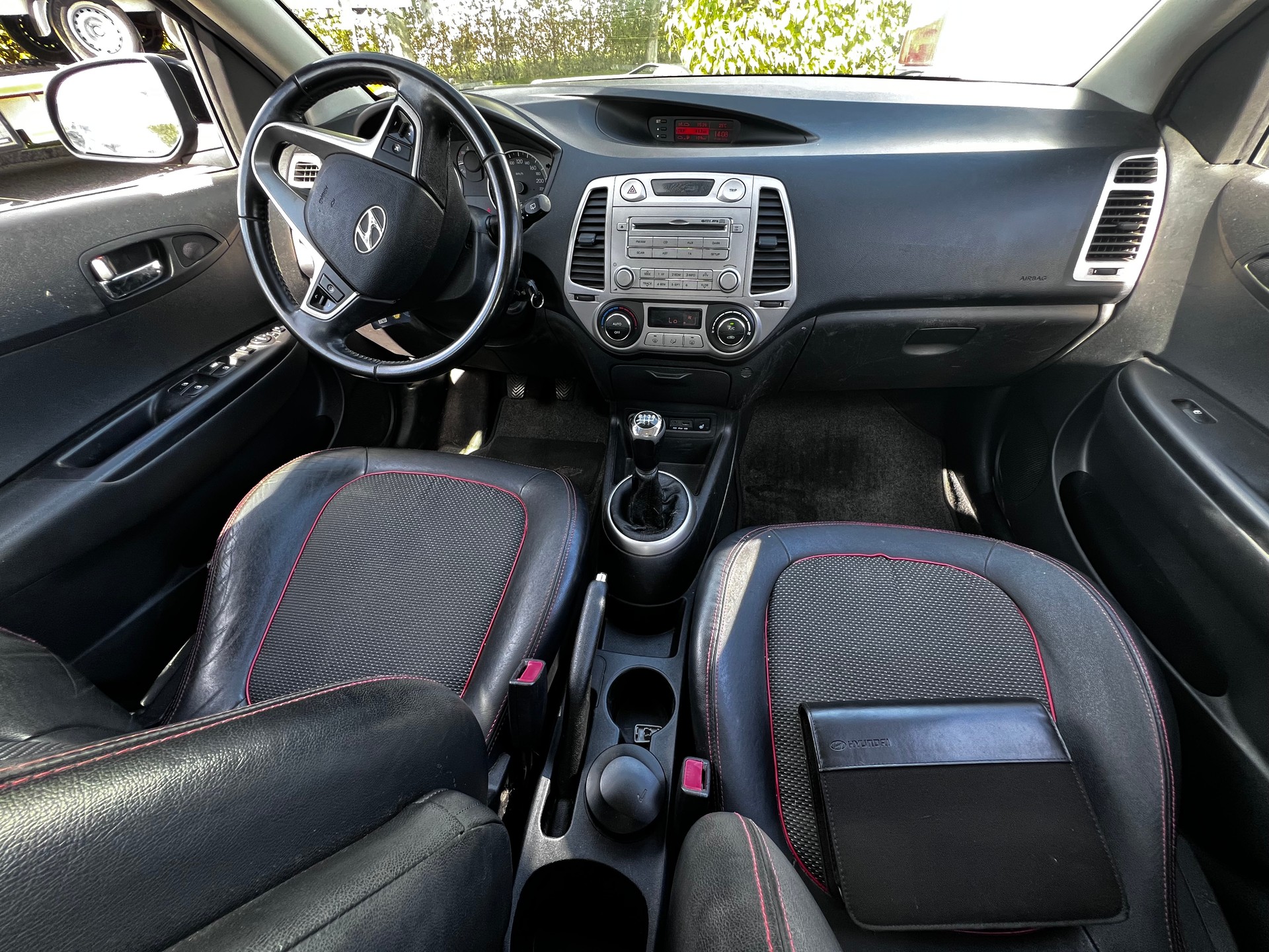 HYUNDAI i20 1.6 Premium-image-7