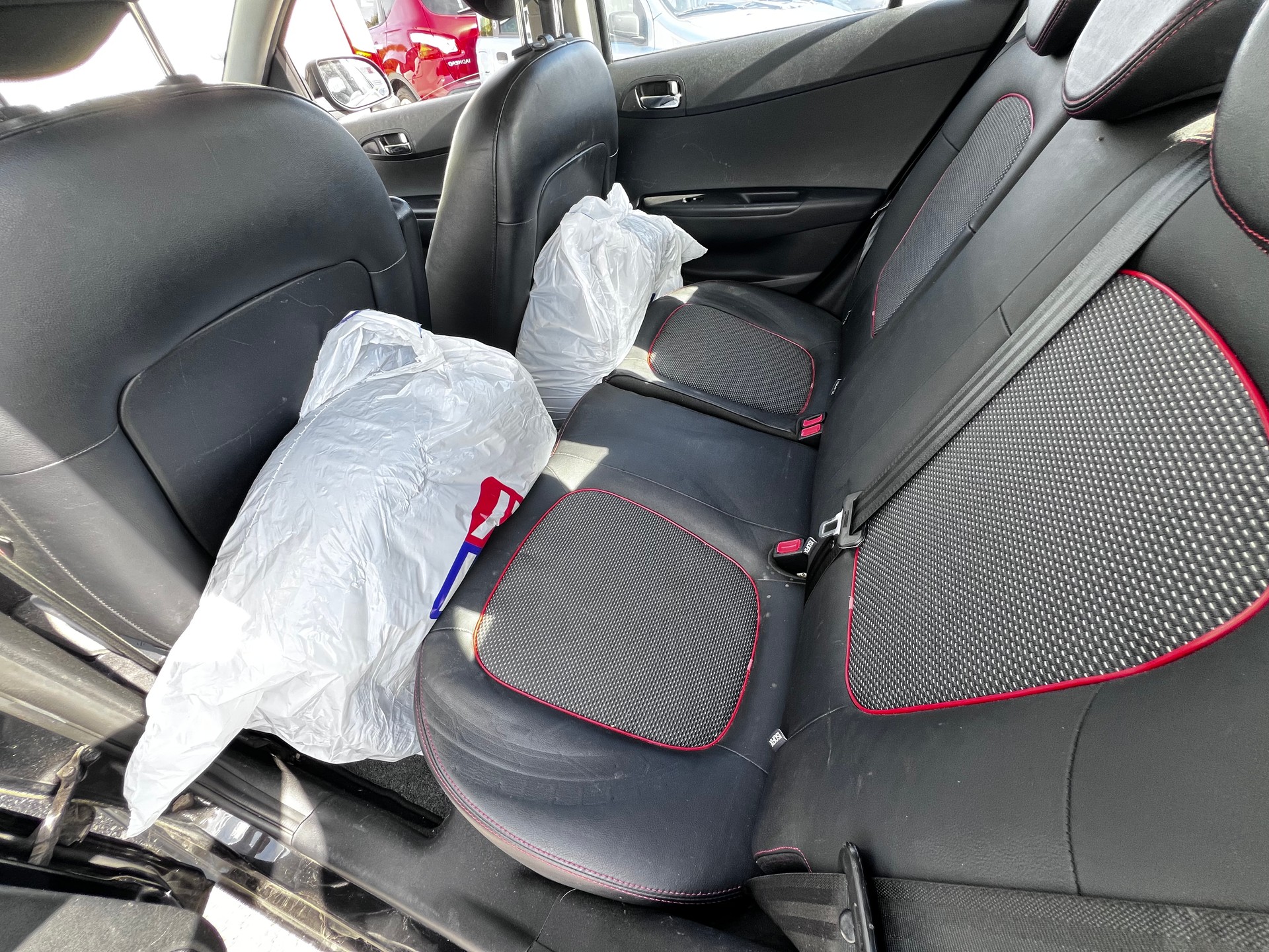 HYUNDAI i20 1.6 Premium-image-11