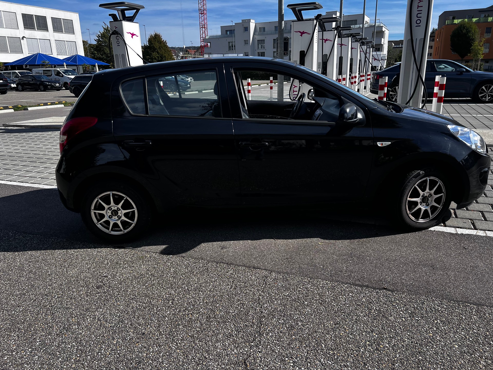 HYUNDAI i20 1.6 Premium-image-3