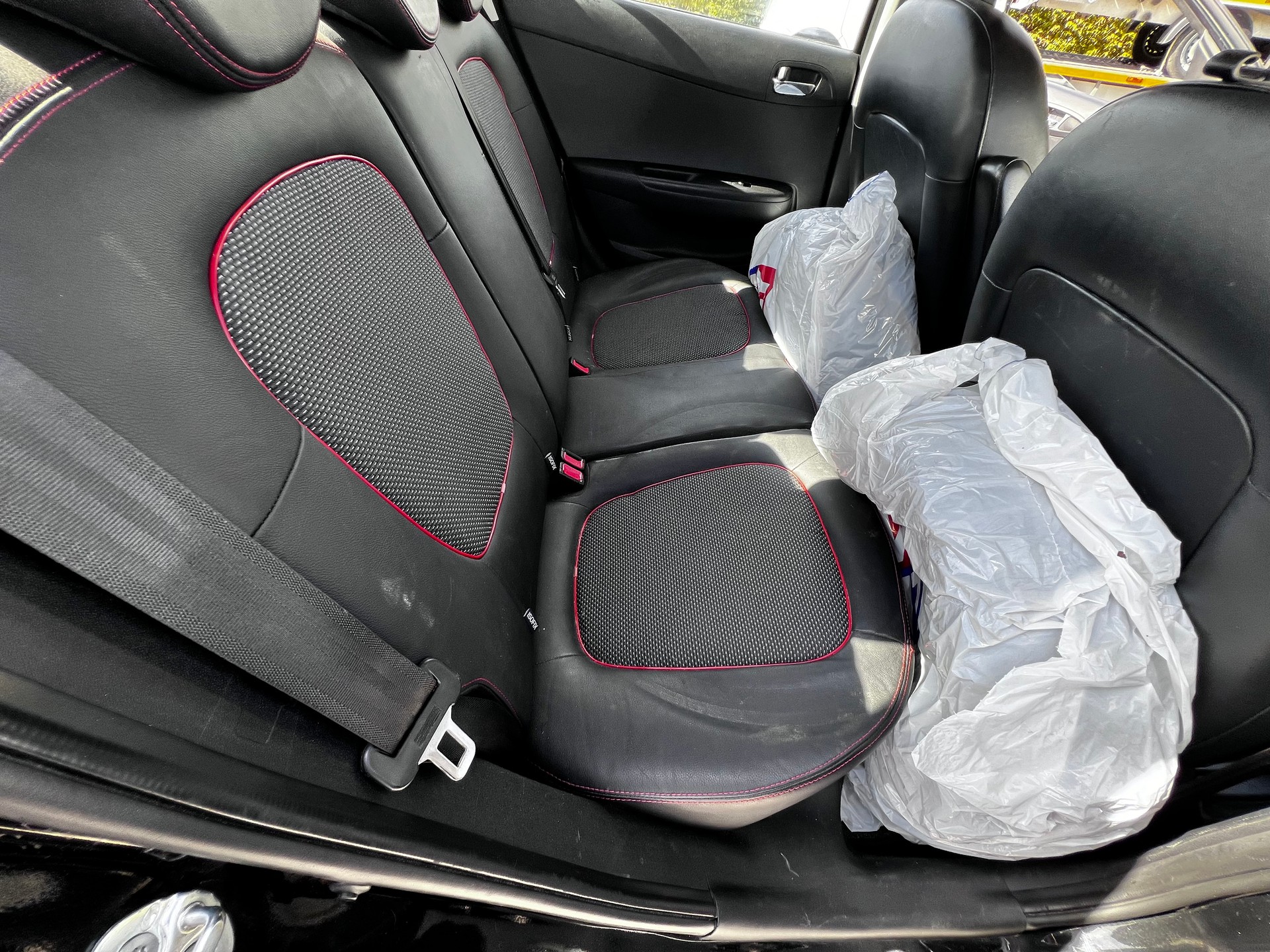 HYUNDAI i20 1.6 Premium-image-10