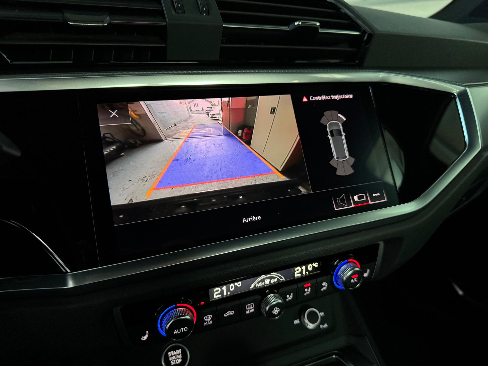 AUDI Q3 35 TFSI S line S-tronic-image-10