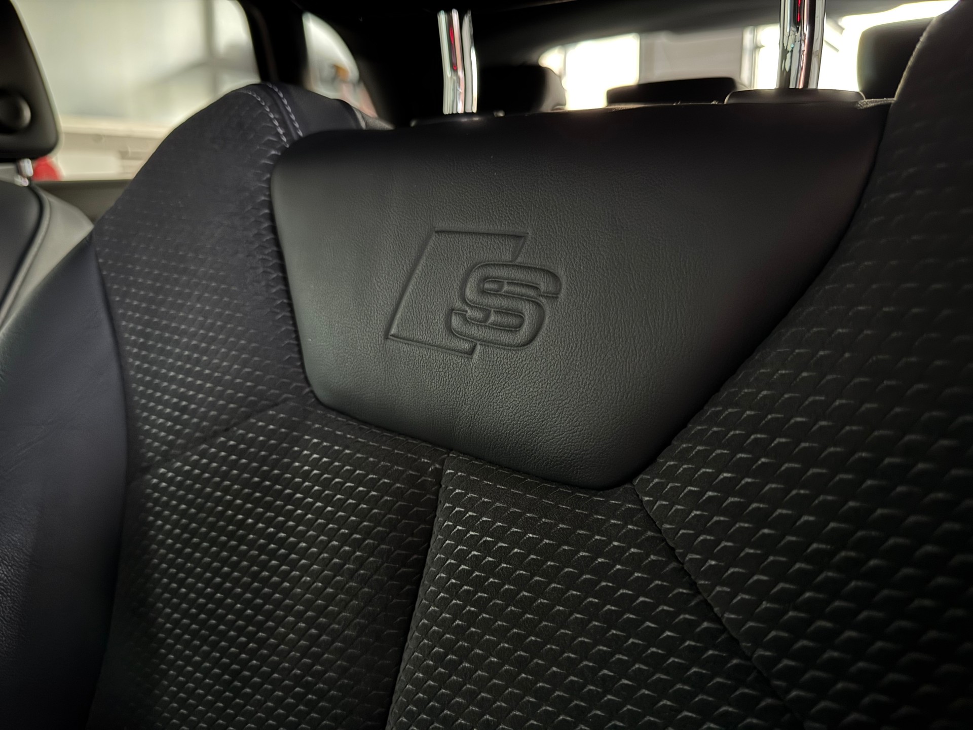 AUDI Q3 35 TFSI S line S-tronic-image-13