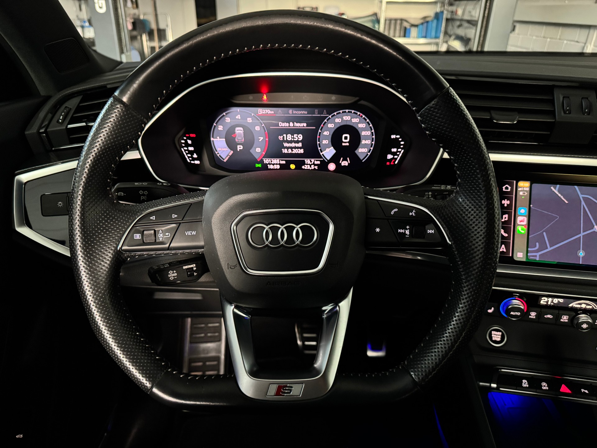 AUDI Q3 35 TFSI S line S-tronic-image-8