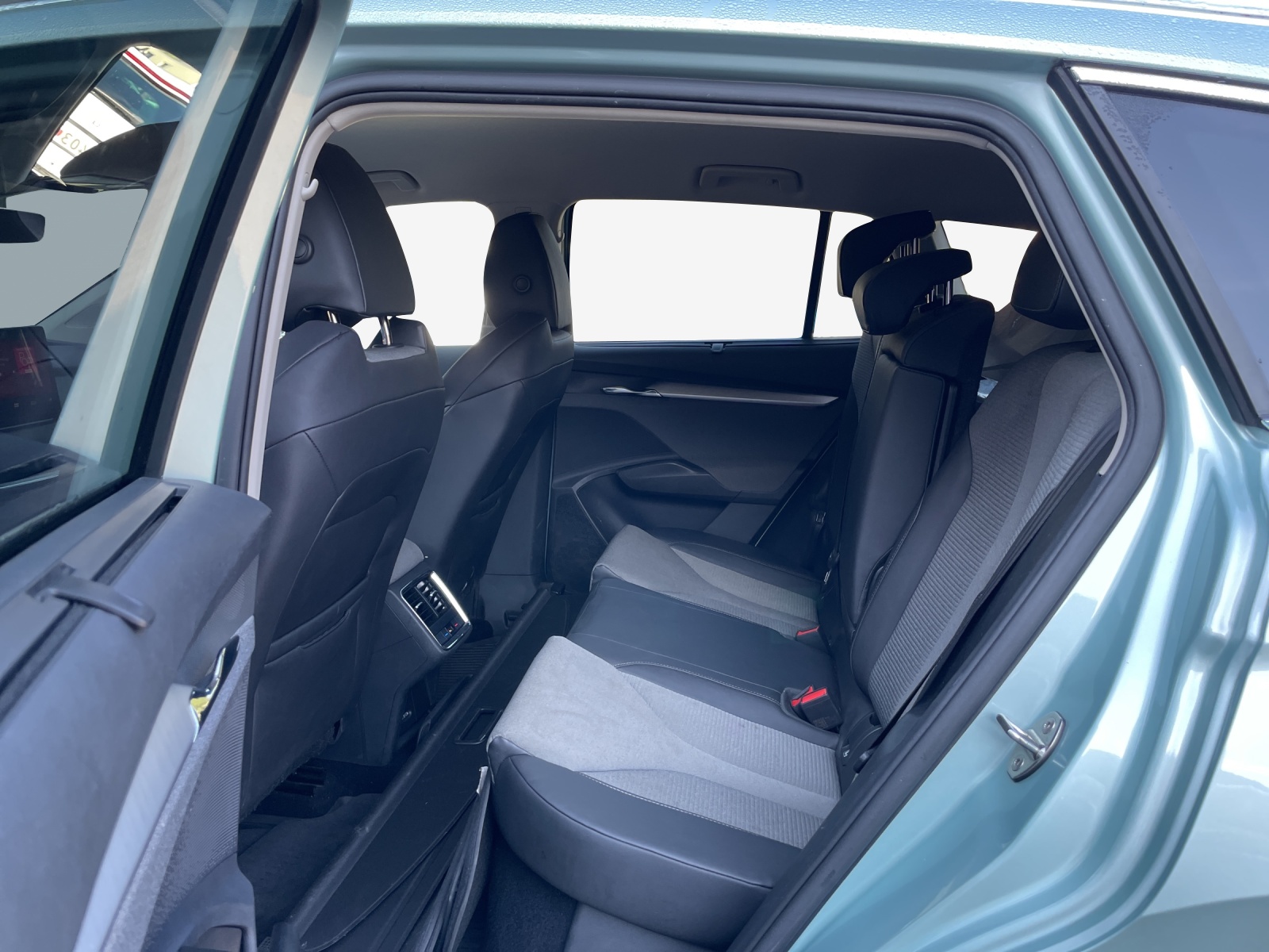 SKODA Enyaq iV 80x-image-12