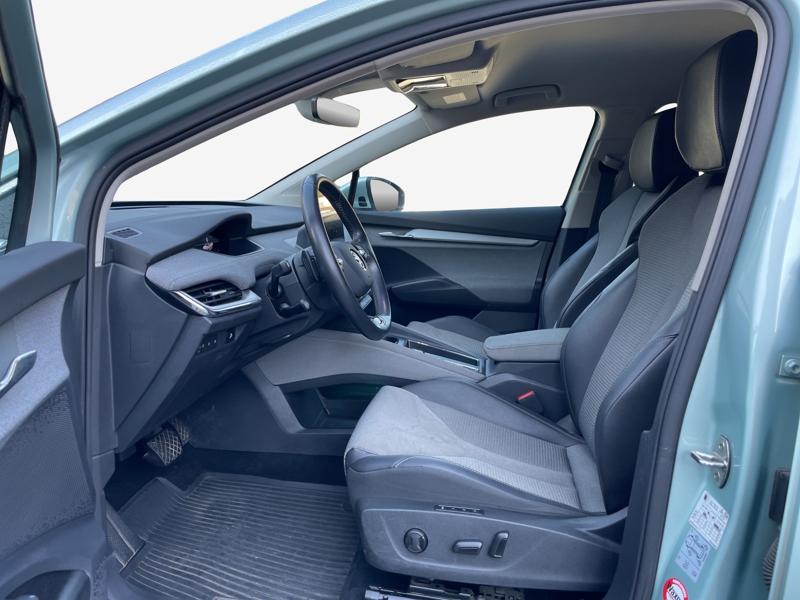 SKODA Enyaq iV 80x-image-8