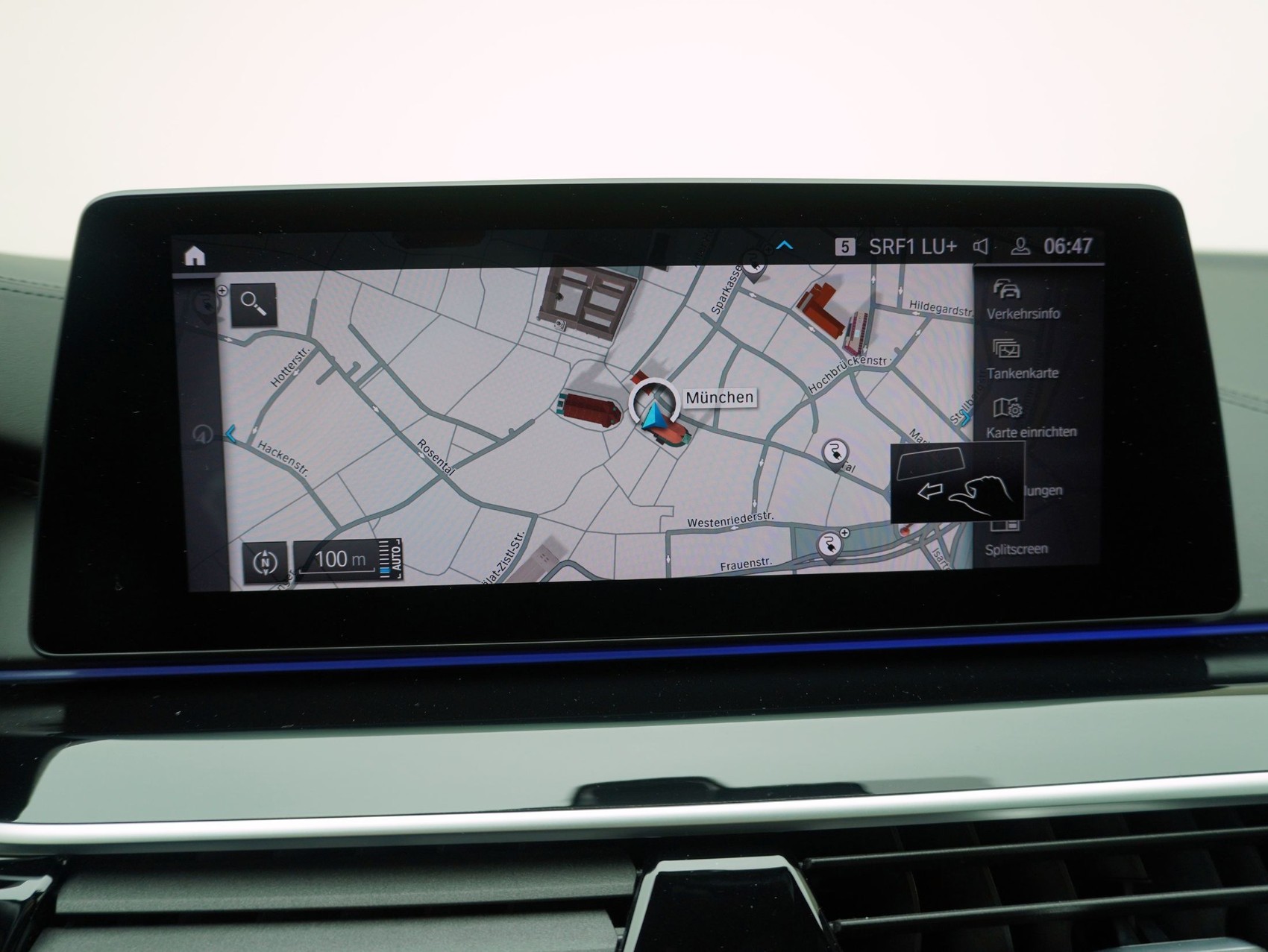 BMW 5er 530e xDrive Luxury Line-image-19