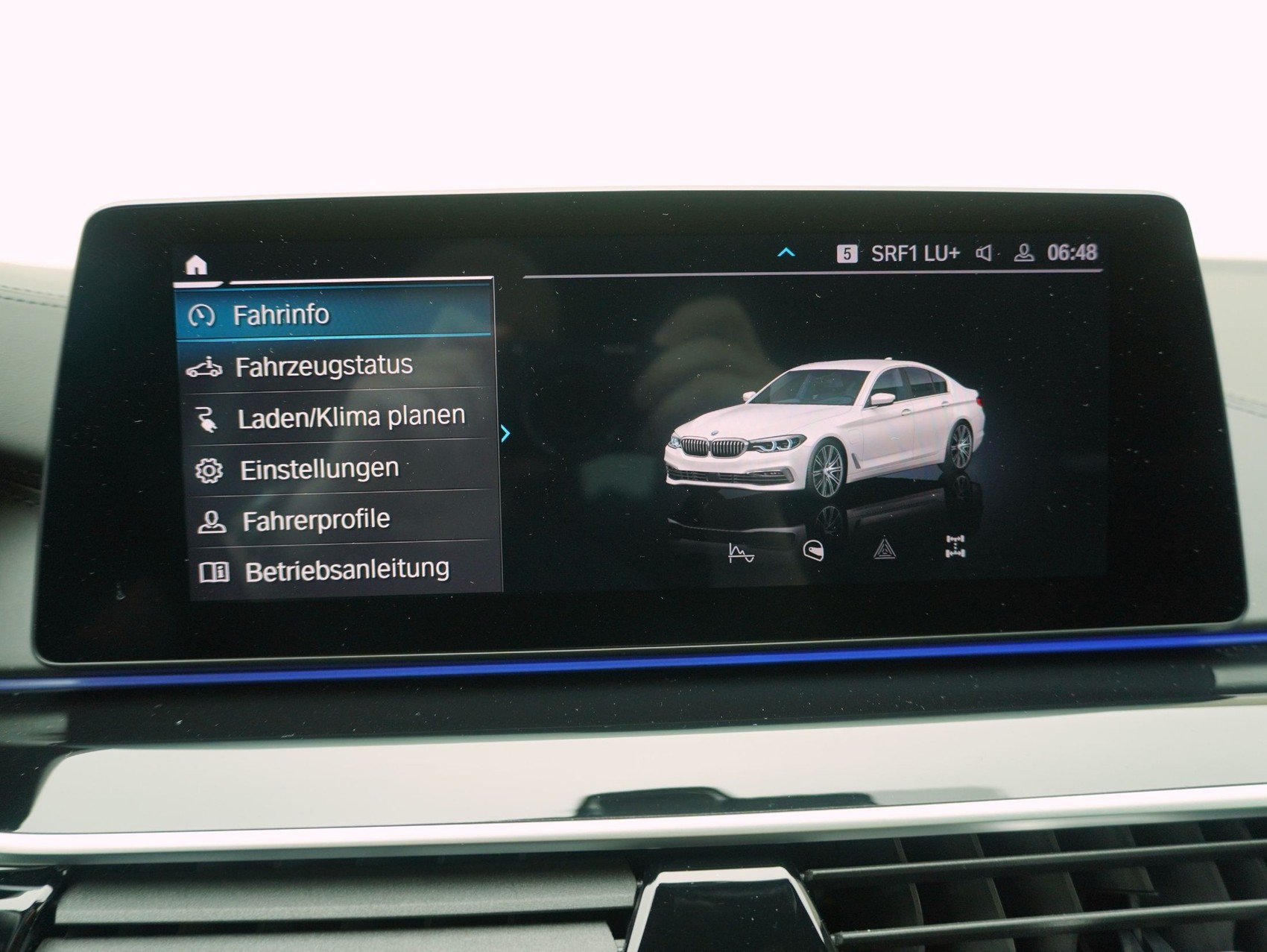 BMW 5er 530e xDrive Luxury Line-image-17