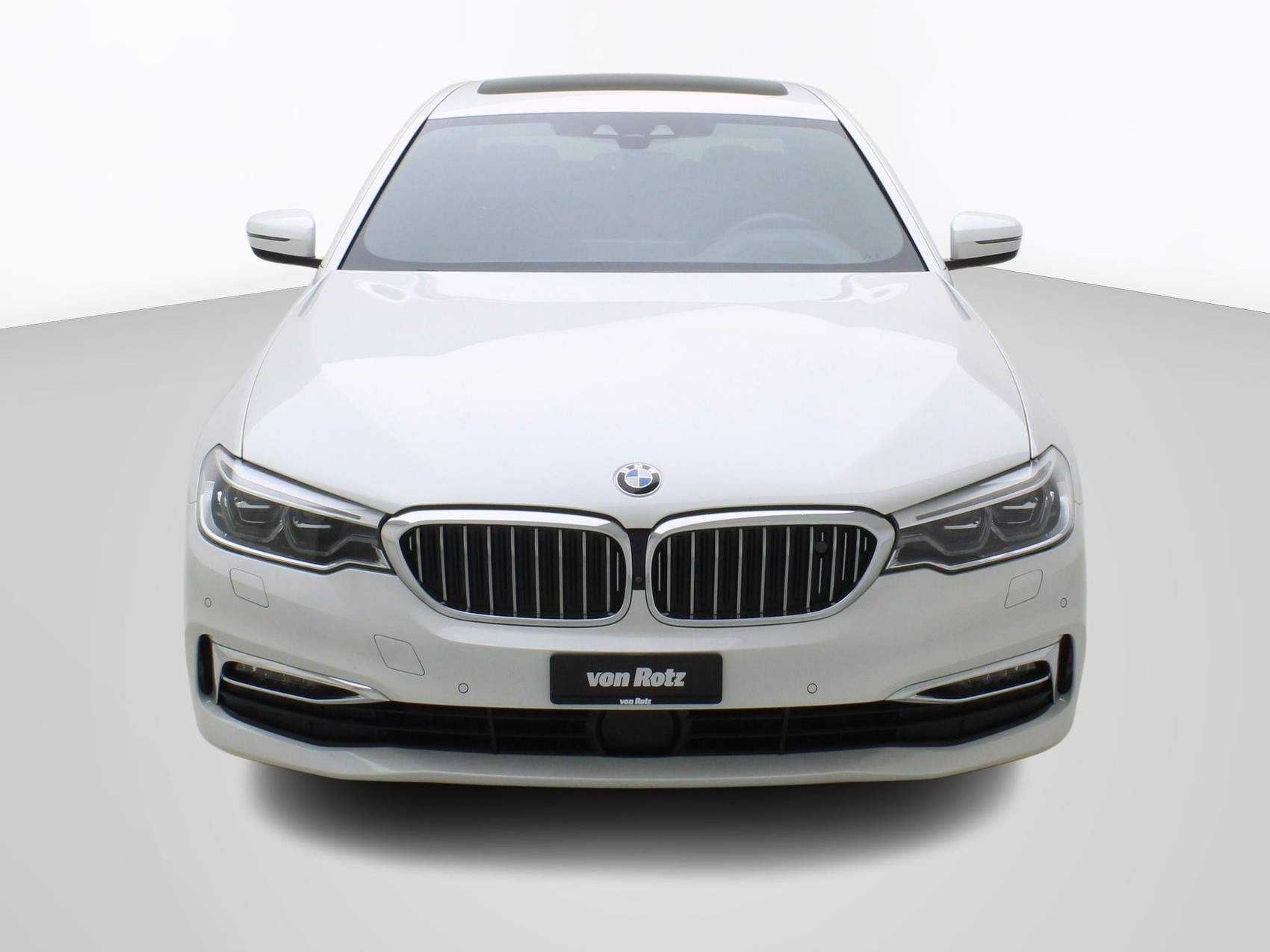 BMW 5er 530e xDrive Luxury Line-image-5