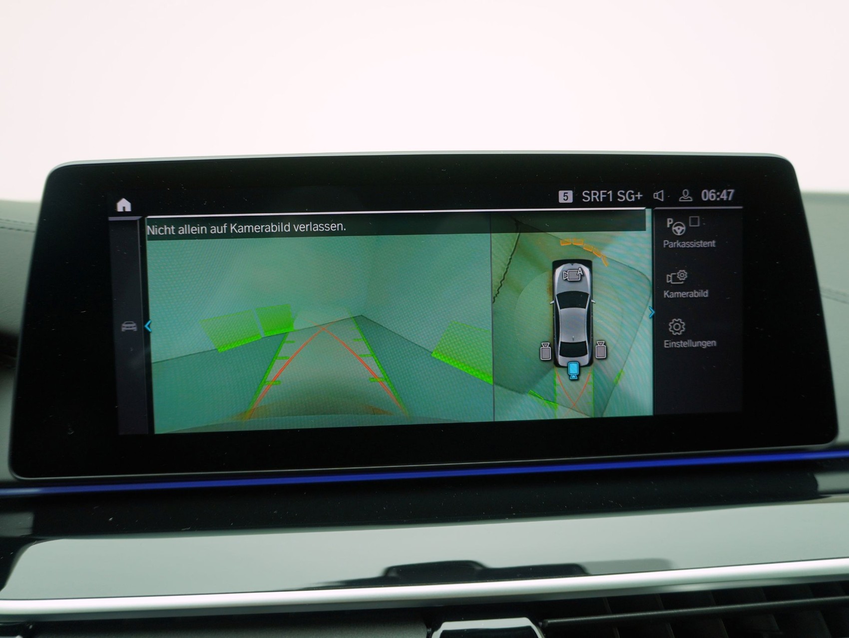 BMW 5er 530e xDrive Luxury Line-image-16