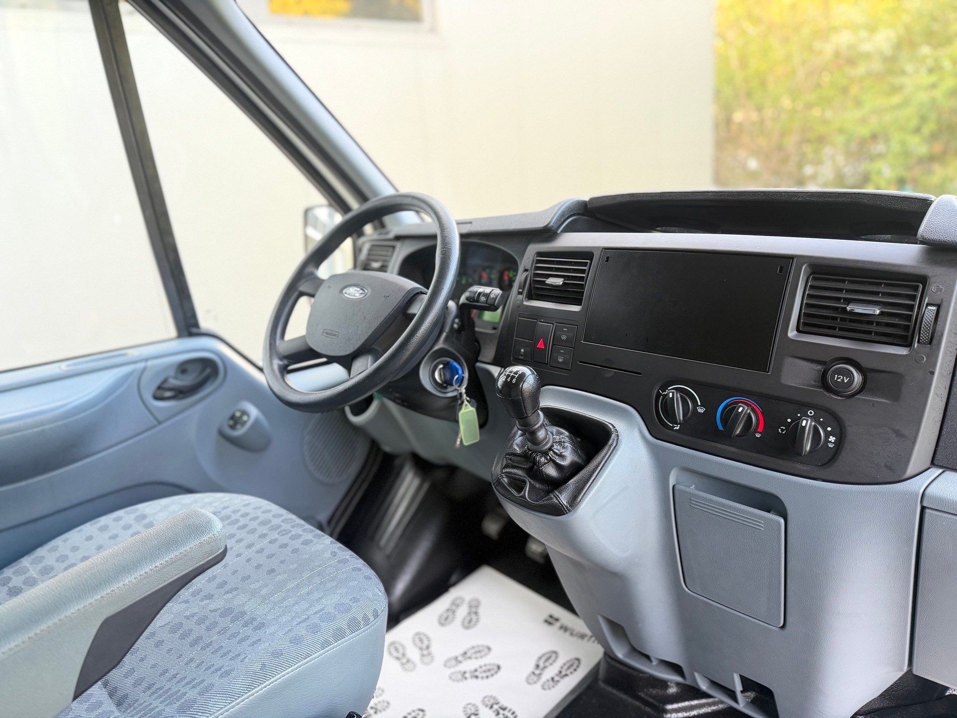 FORD Transit Van 260S Level 2-image-3