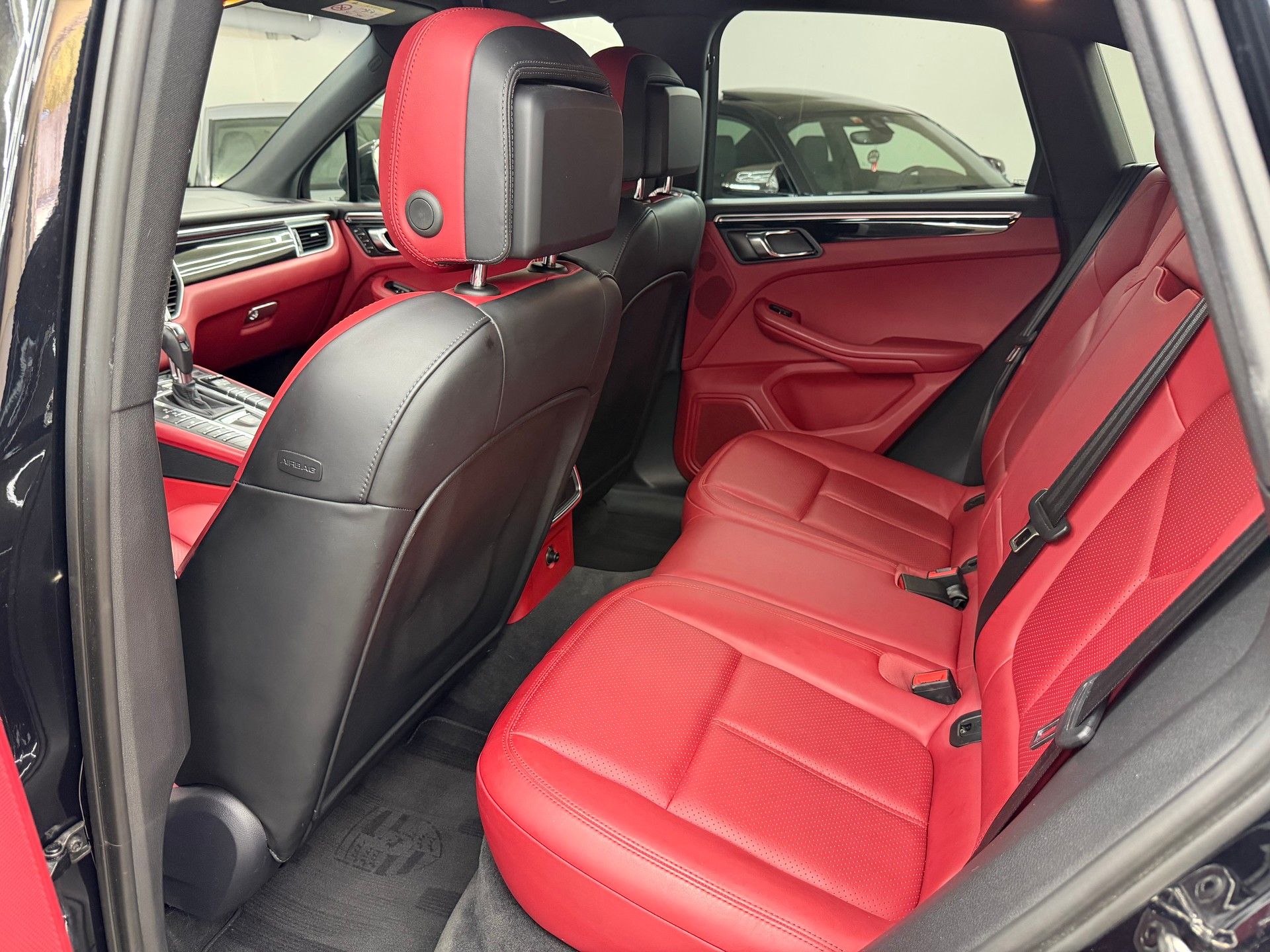 PORSCHE Macan S PDK *CH / Porsche Approved / 1st hand*-image-11