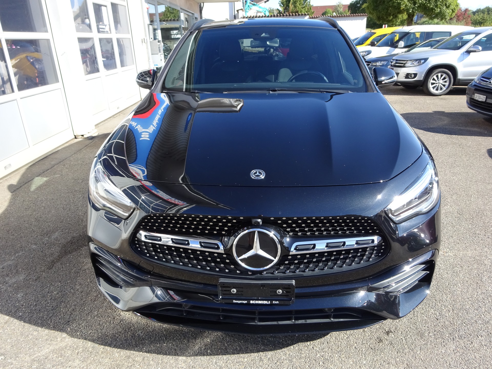 MERCEDES-BENZ GLA 200 AMG Line 7G-DCT-image-4