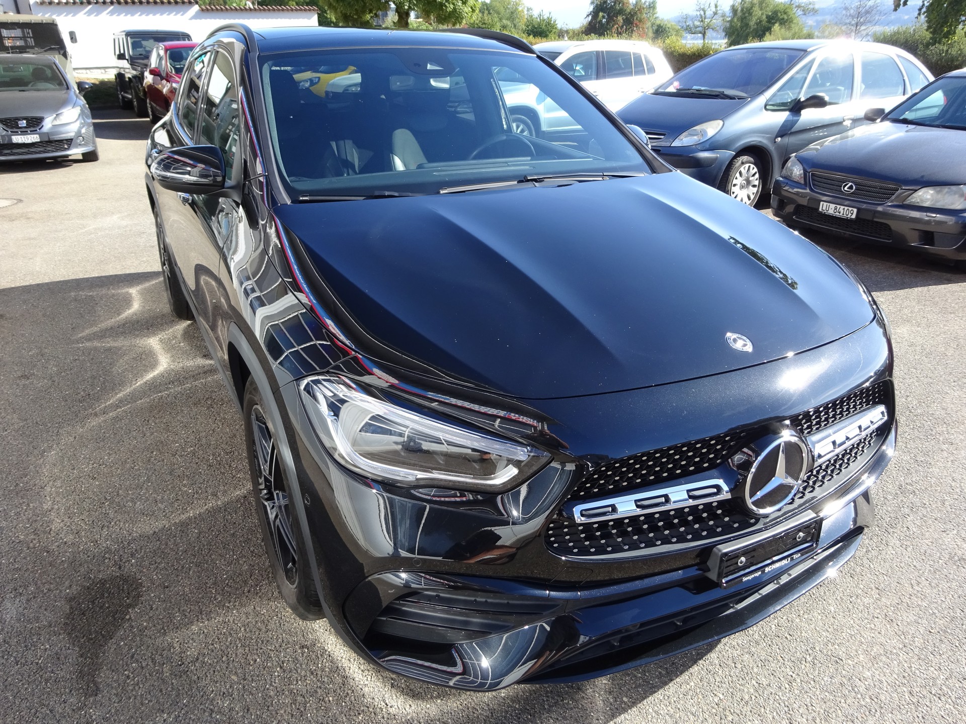 MERCEDES-BENZ GLA 200 AMG Line 7G-DCT-image-3