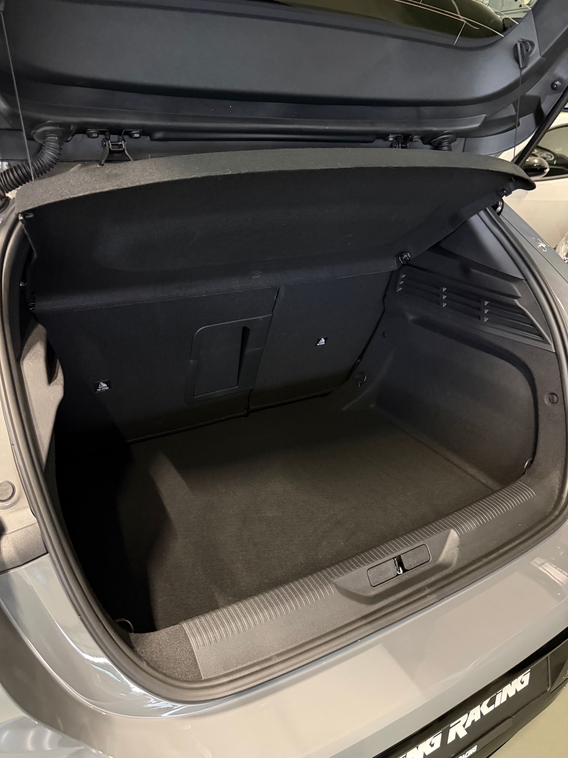 PEUGEOT 308 1.2 Hybrid 136 Allure-image-12