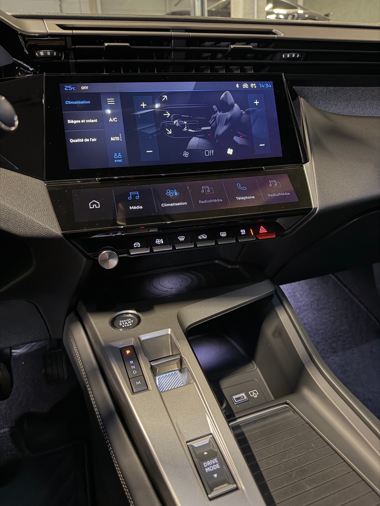 PEUGEOT 308 1.2 Hybrid 136 Allure-image-10