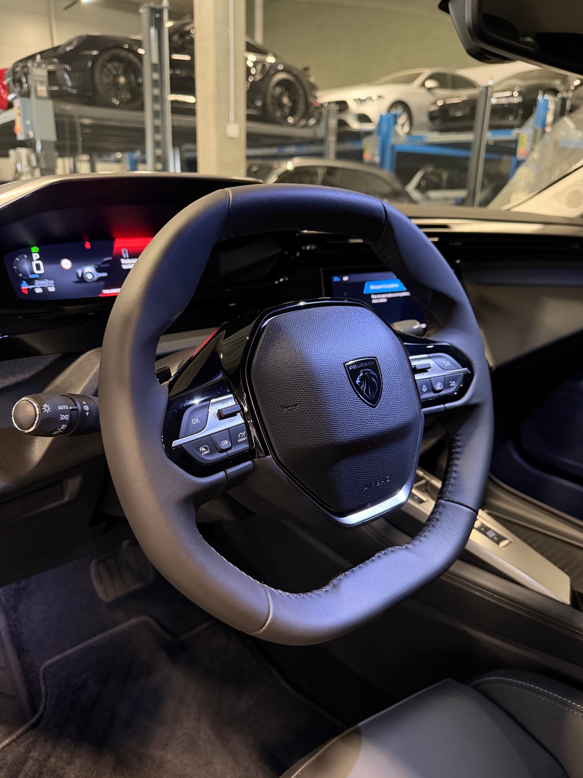 PEUGEOT 308 1.2 Hybrid 136 Allure-image-7