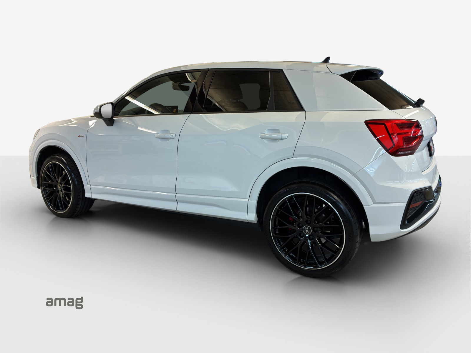 AUDI Q2 40 TFSI S line Attraction quattro S-tronic-image-2
