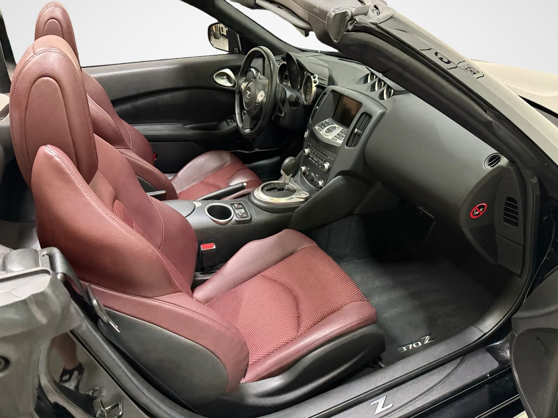 NISSAN 370 Z Roadster Pack Automatic-image-9