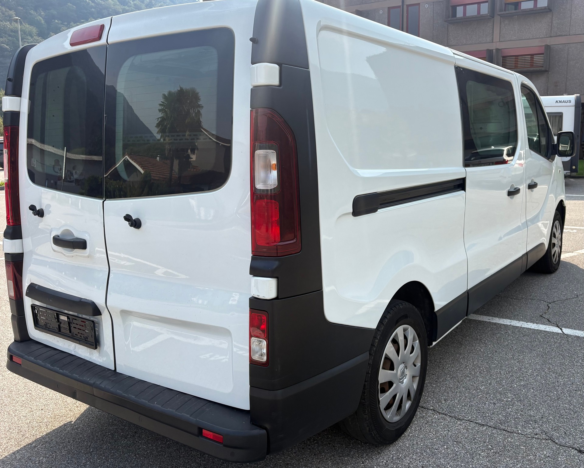 RENAULT Trafic 1.6 ENERGY TwinT. dCi120 2.9t Business L2H1-image-5