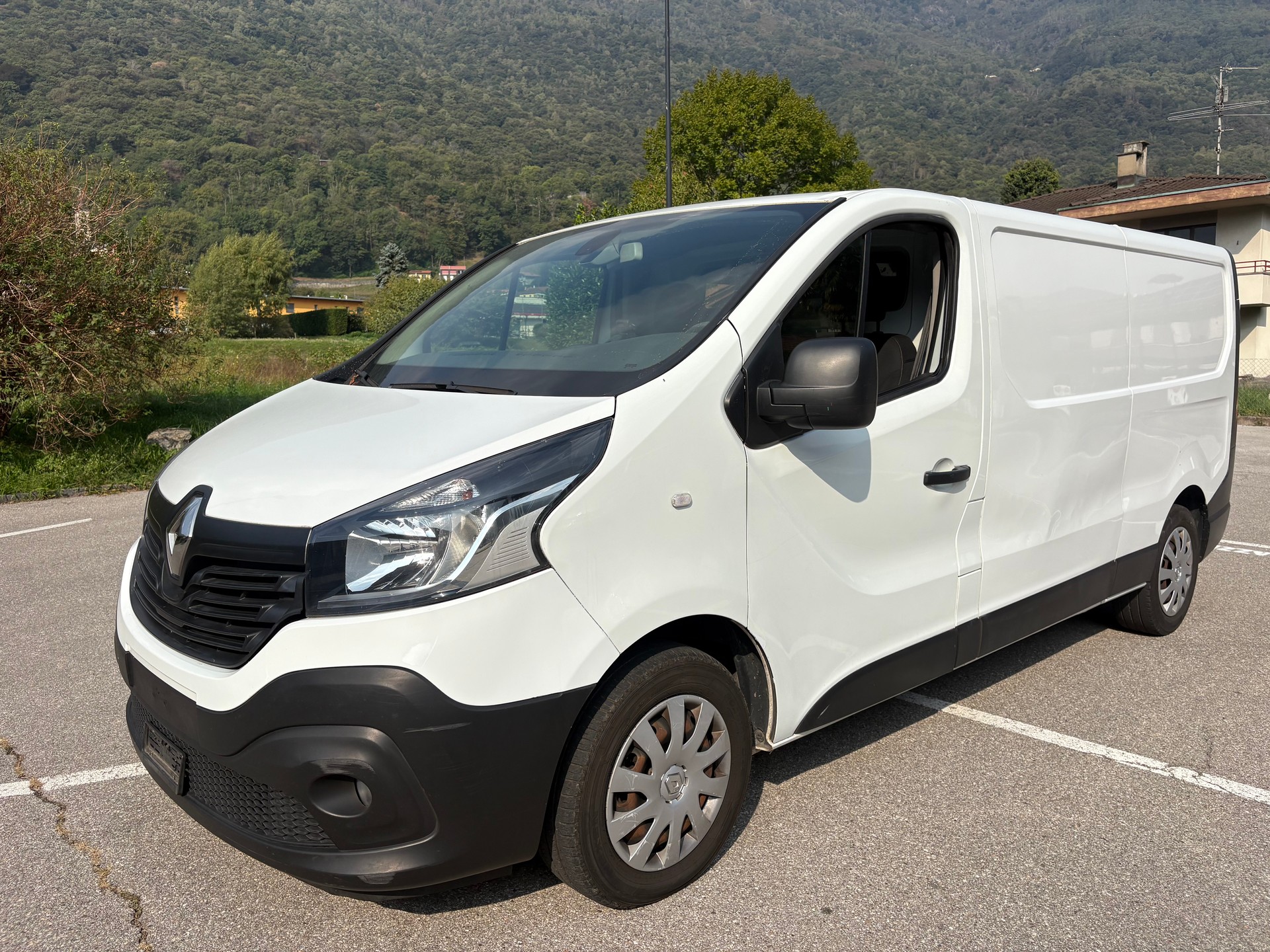 RENAULT Trafic 1.6 ENERGY TwinT. dCi120 2.9t Business L2H1-image-6