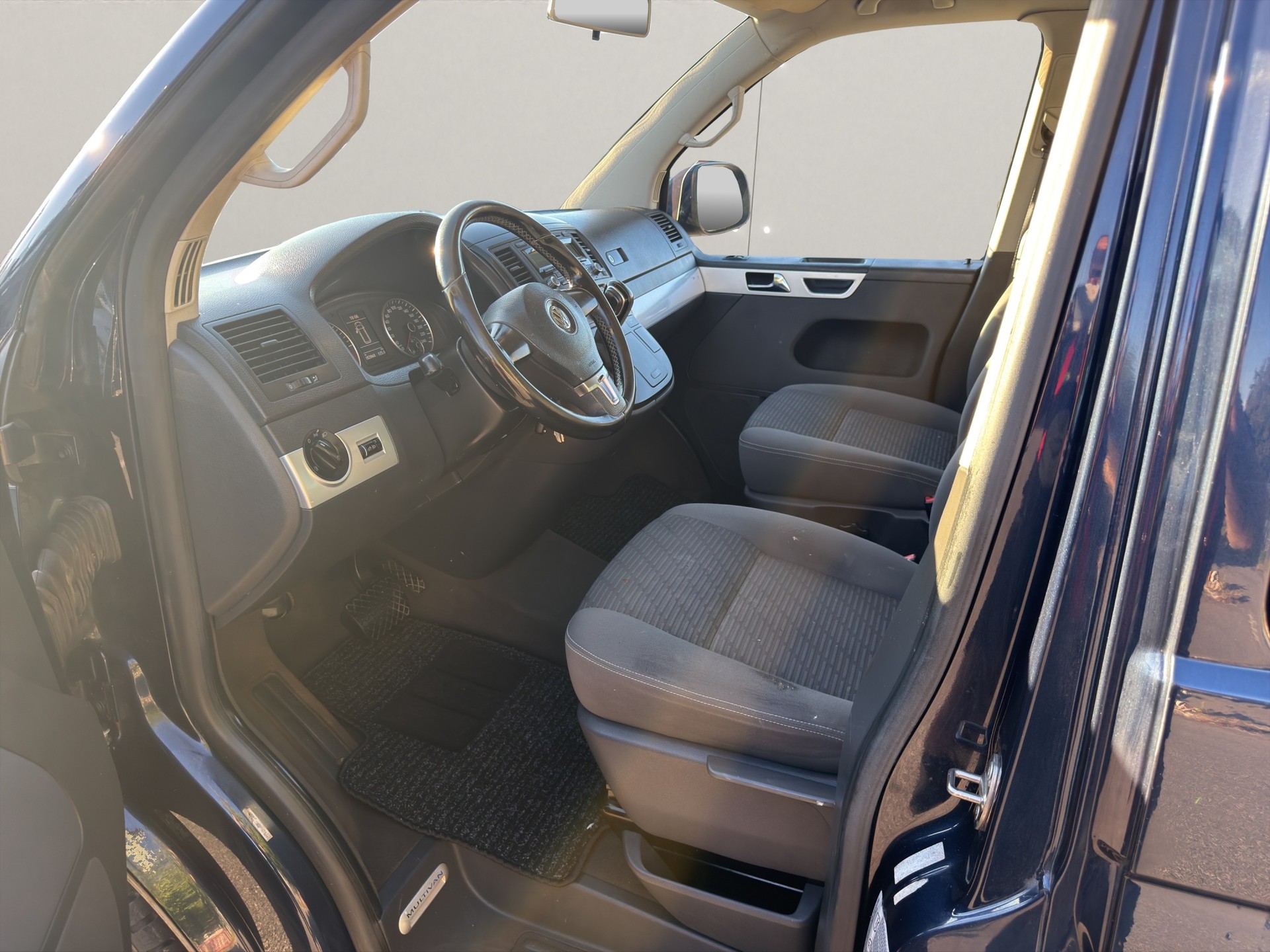 VW T5 Multivan 2.0 TDI CR Highline DSG-image-10